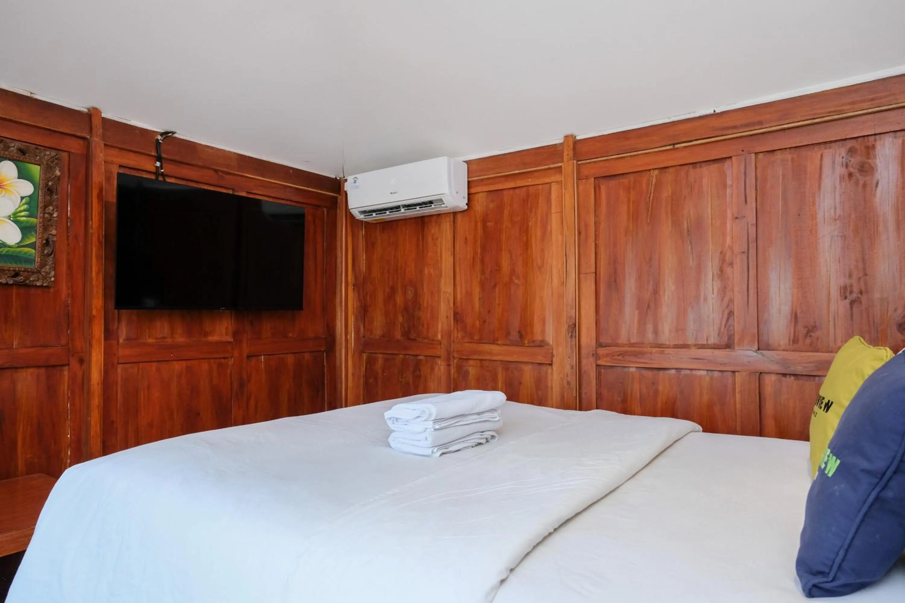 Bedroom, Bed in Urbanview Hotel Dommy Yogyakarta by RedDoorz