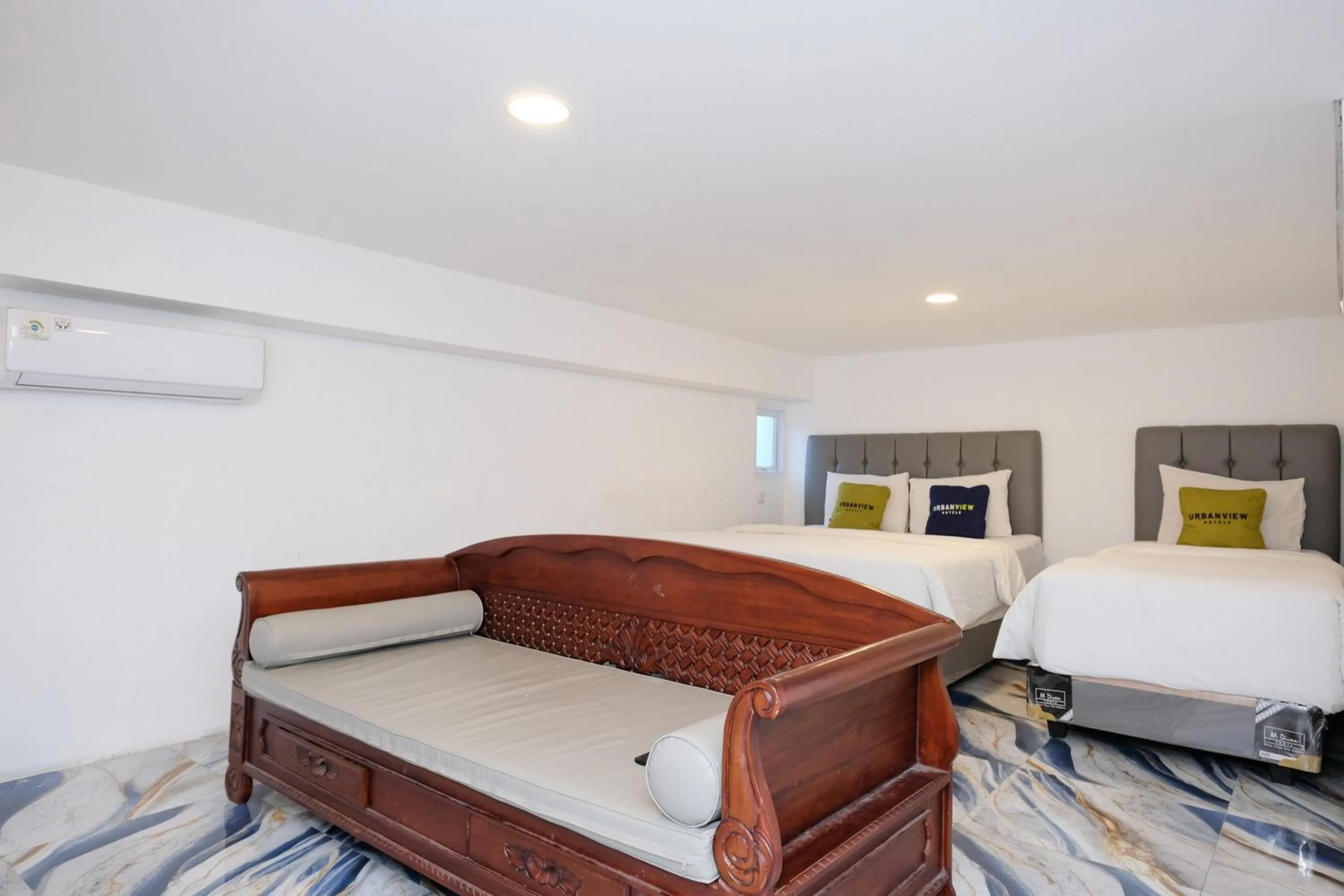 Bedroom, Bed in Urbanview Hotel Dommy Yogyakarta by RedDoorz