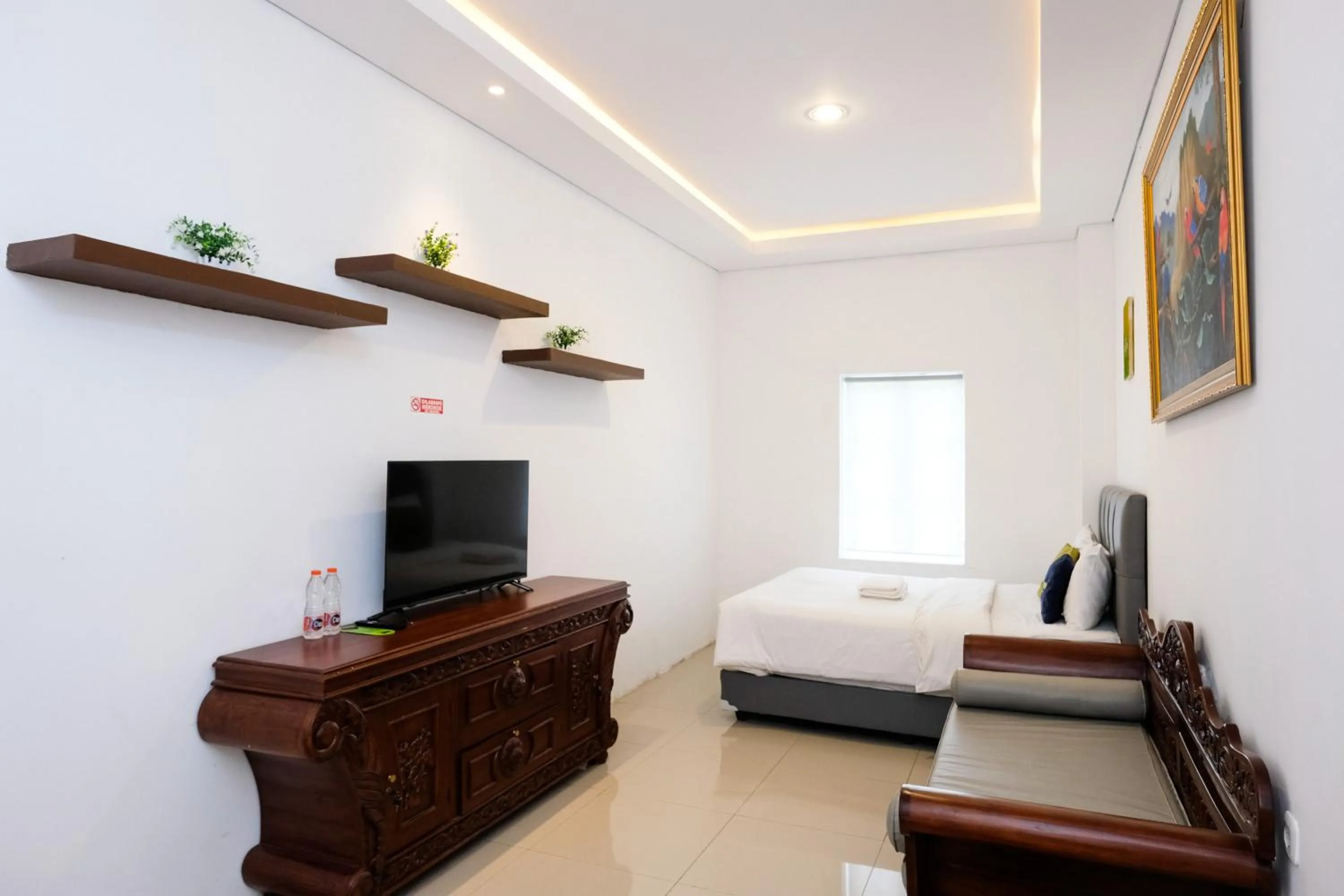 Bedroom, Bed in Urbanview Hotel Dommy Yogyakarta by RedDoorz