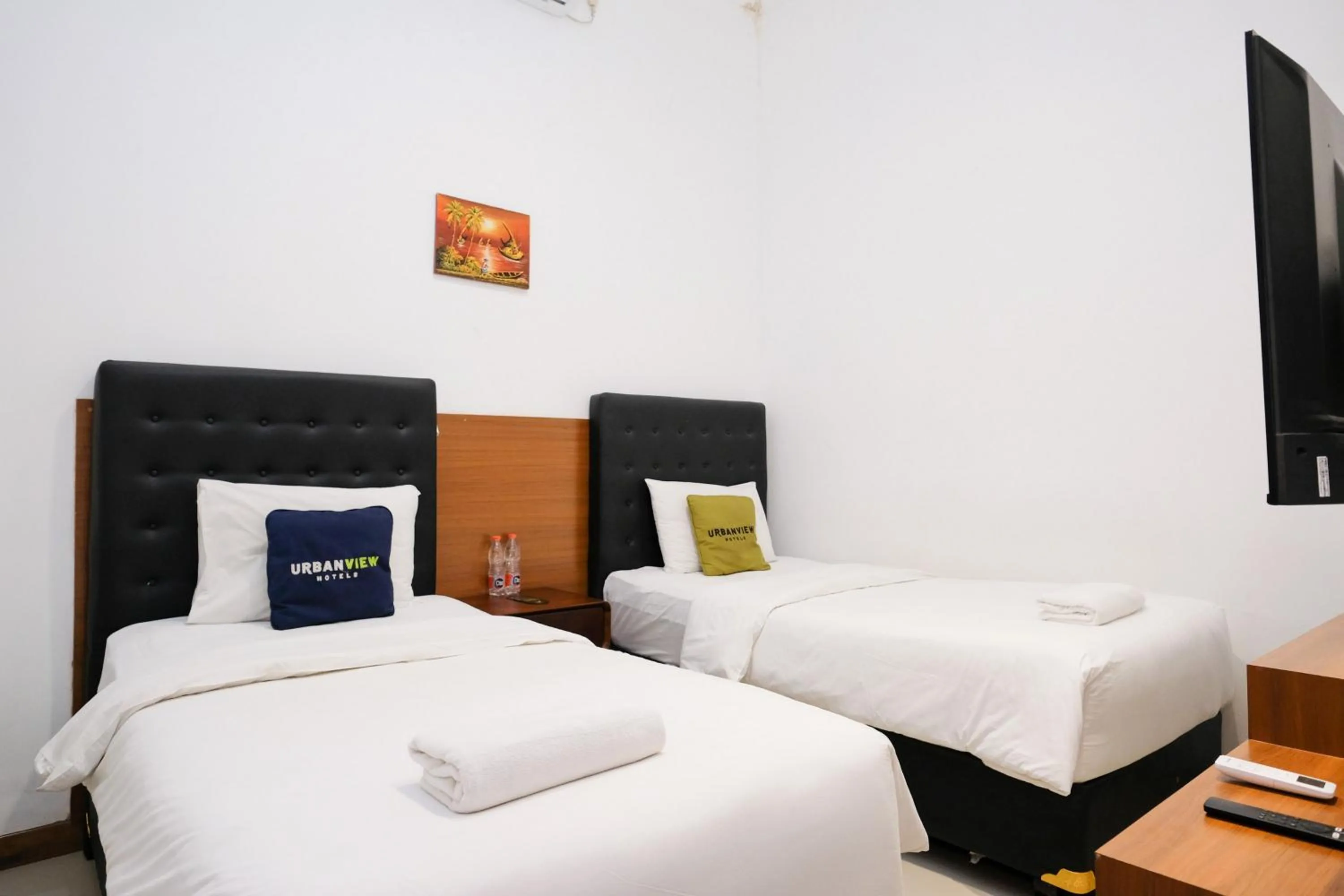 Bedroom, Bed in Urbanview Hotel Dommy Yogyakarta by RedDoorz