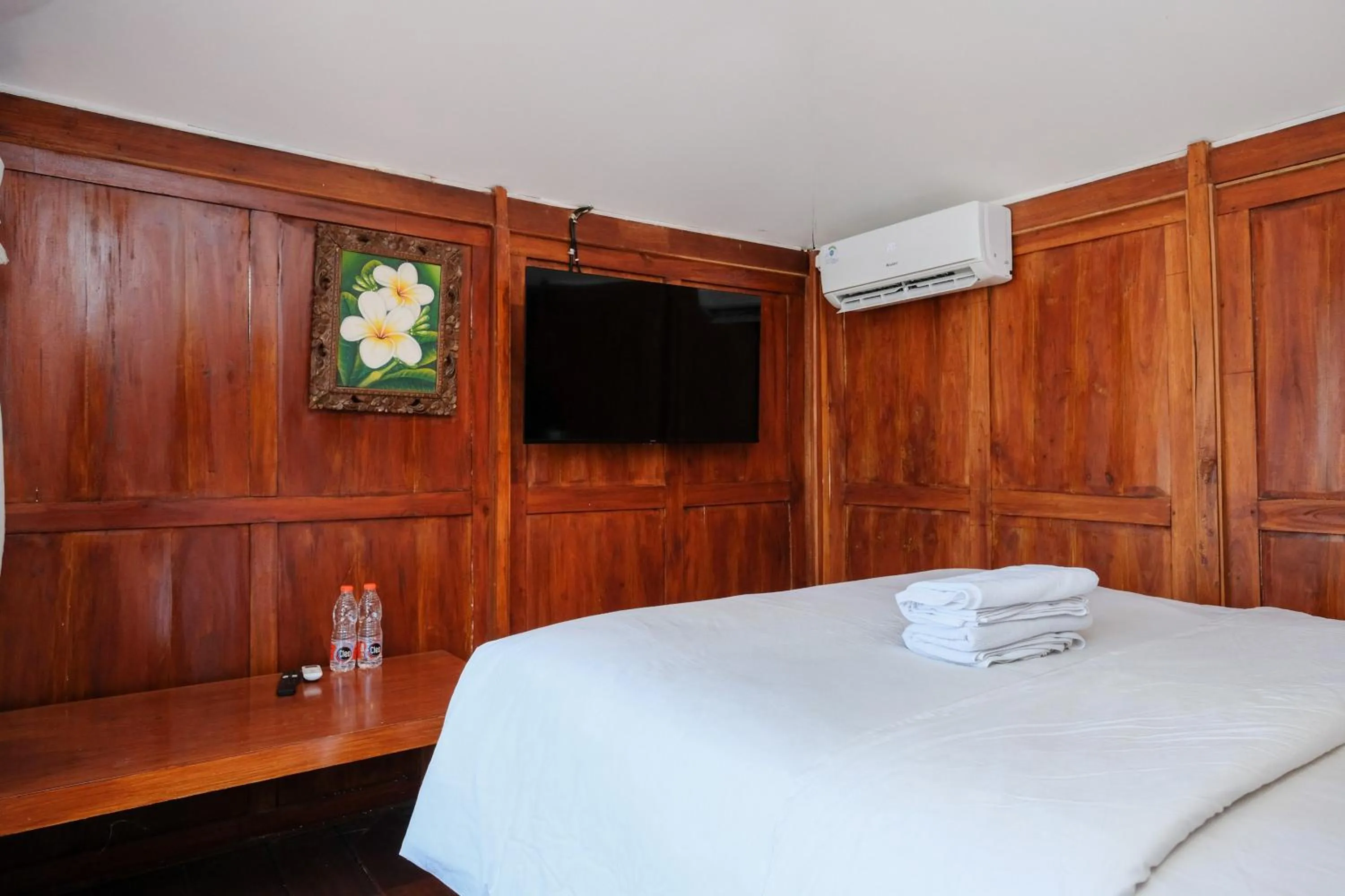 Bedroom, Bed in Urbanview Hotel Dommy Yogyakarta by RedDoorz