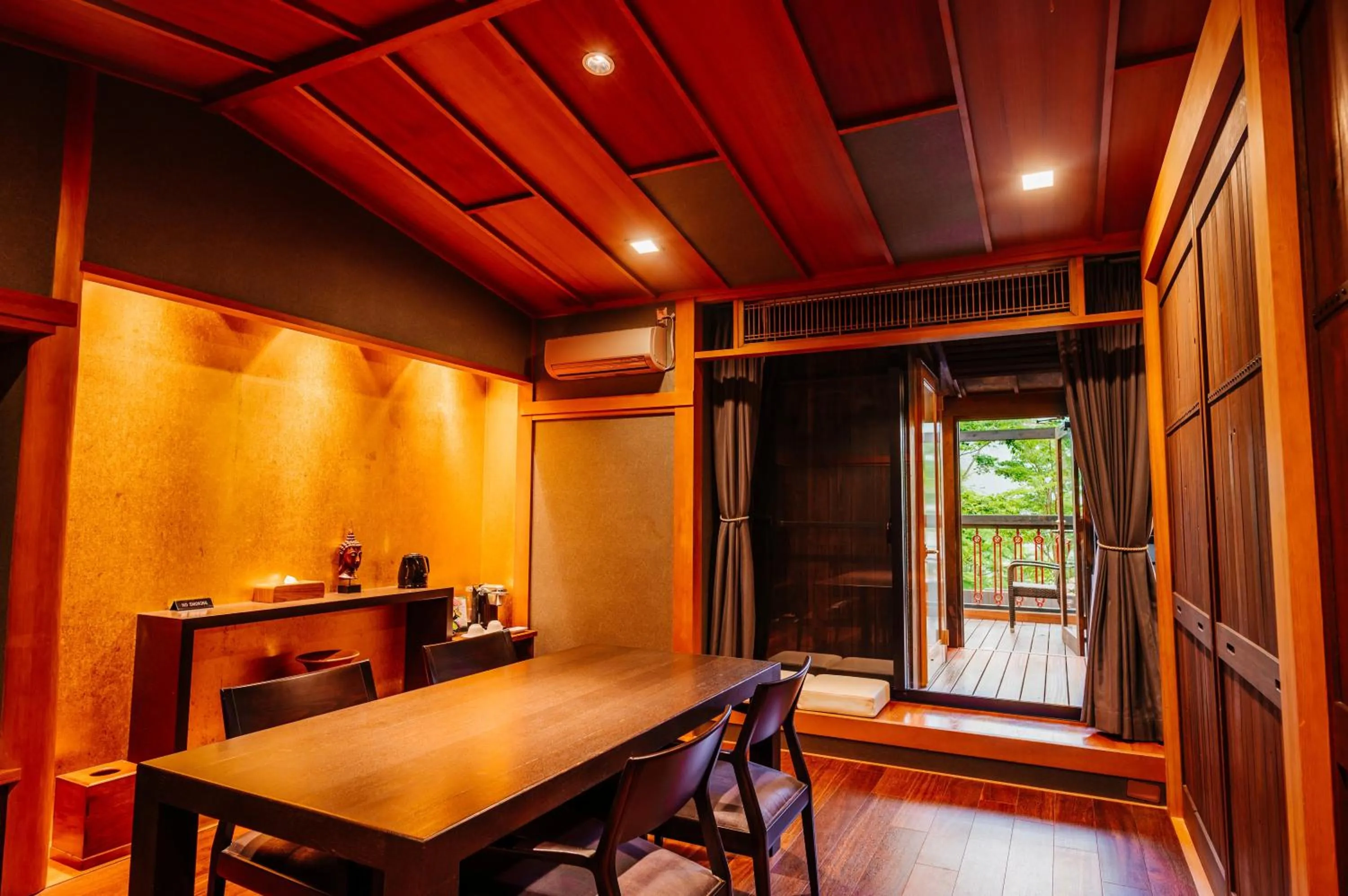 Photo of the whole room in Hakone Fontaine Bleau Sengokutei