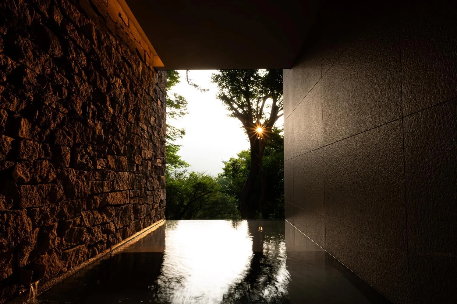 Hot Spring Bath in Hakone Fontaine Bleau Sengokutei