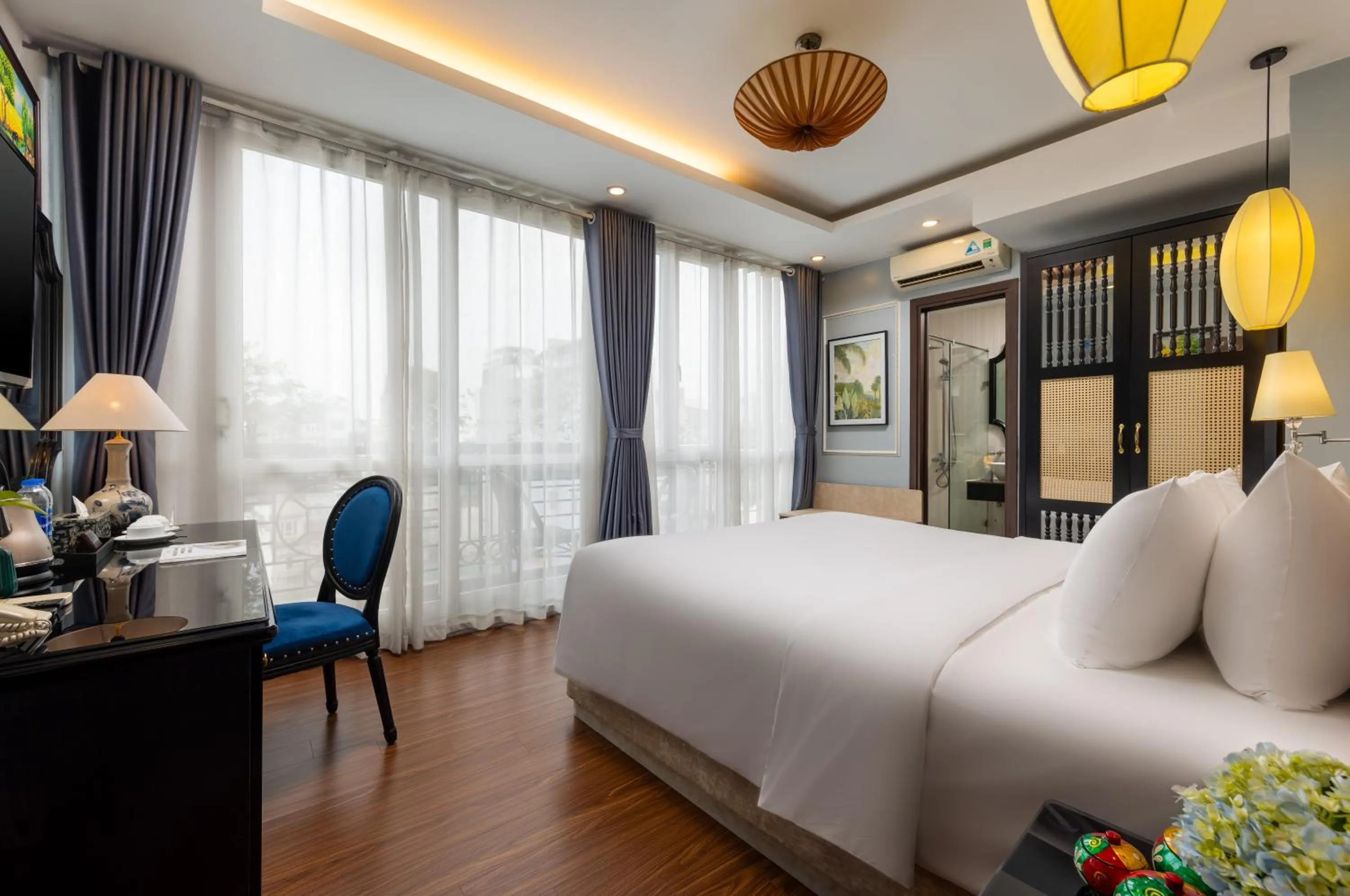 City view, Bed in Golden Amour Hotel