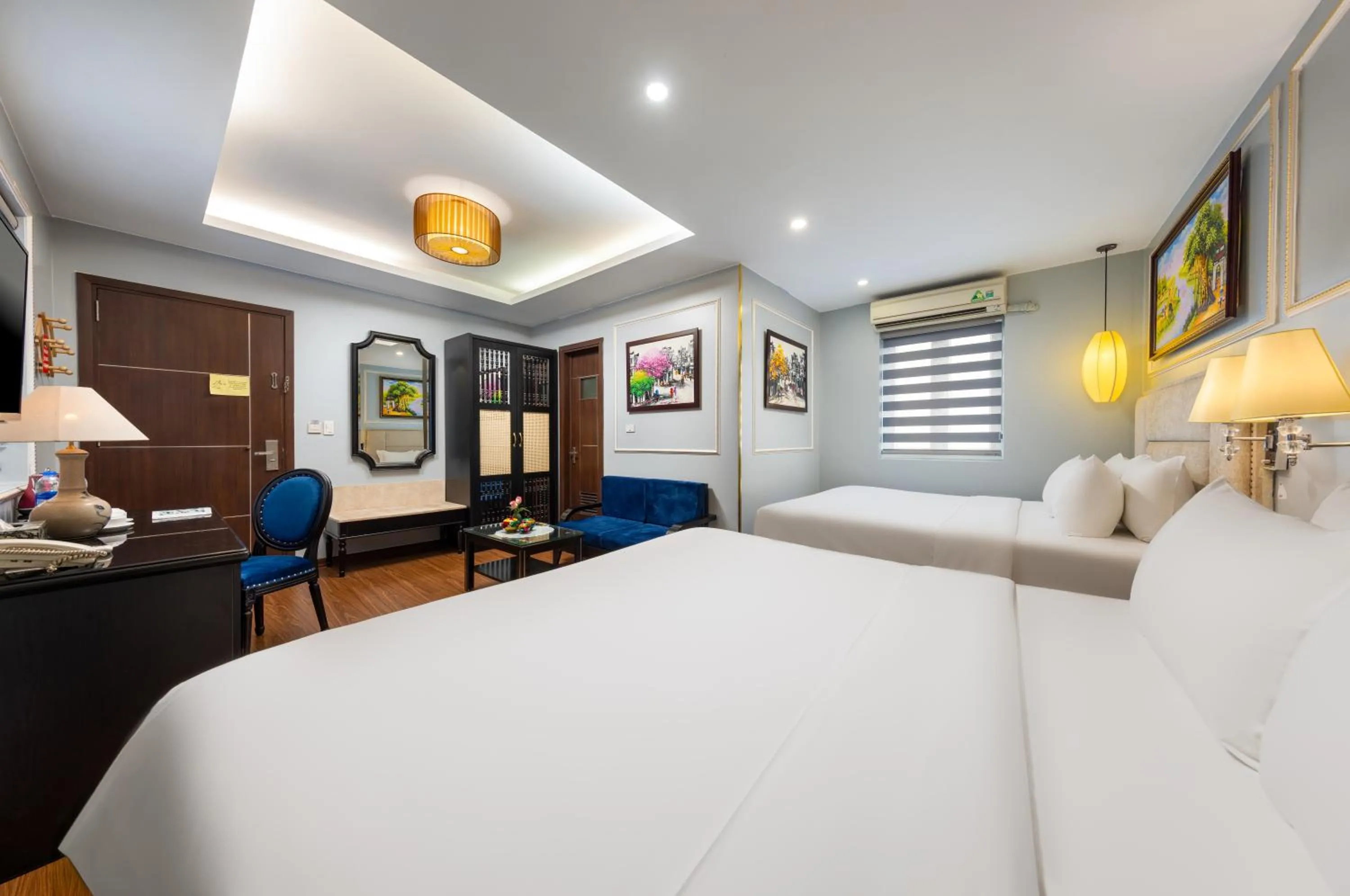 Bedroom, Bed in Golden Amour Hotel