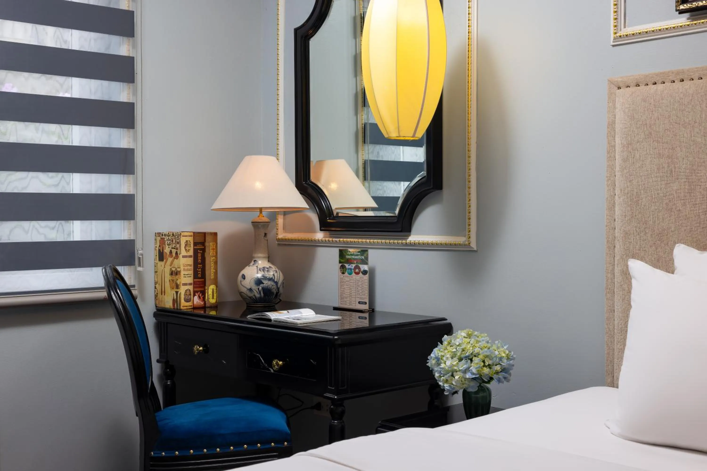 Bedroom, Bed in Golden Amour Hotel