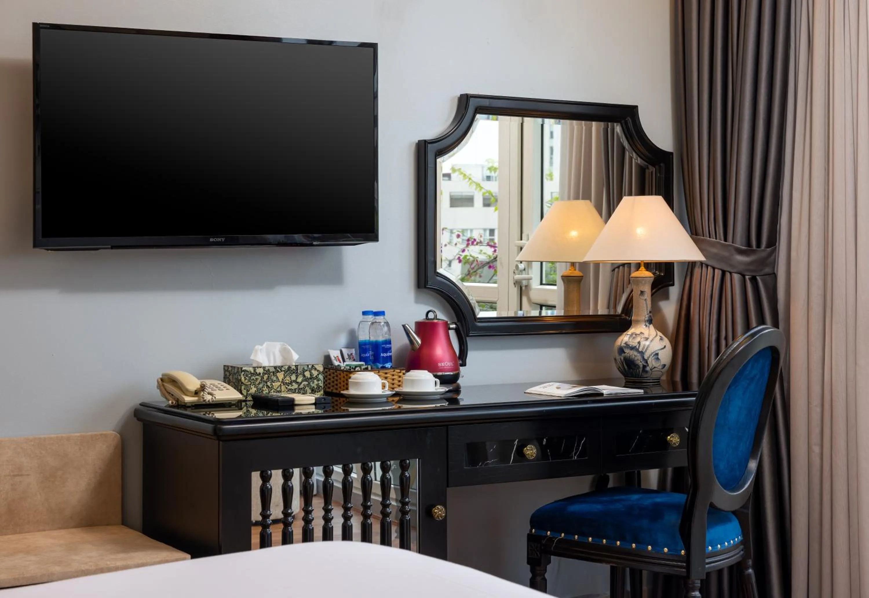 Coffee/tea facilities, Bed in Golden Amour Hotel