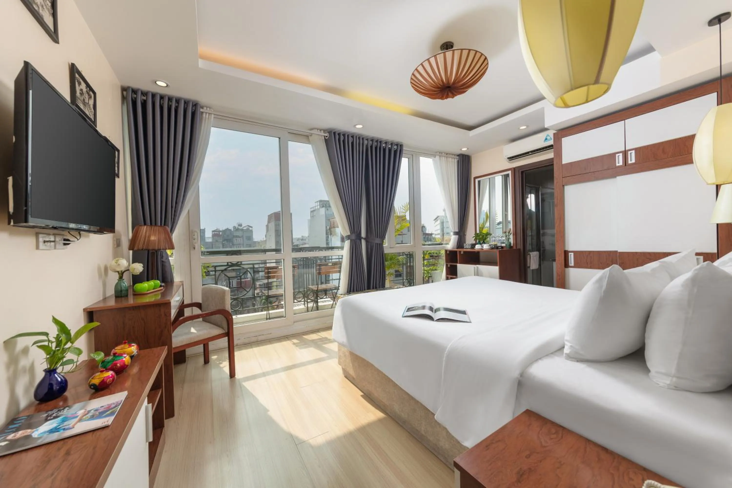 Junior Suite with Balcony in Golden Legend Diamond Hotel