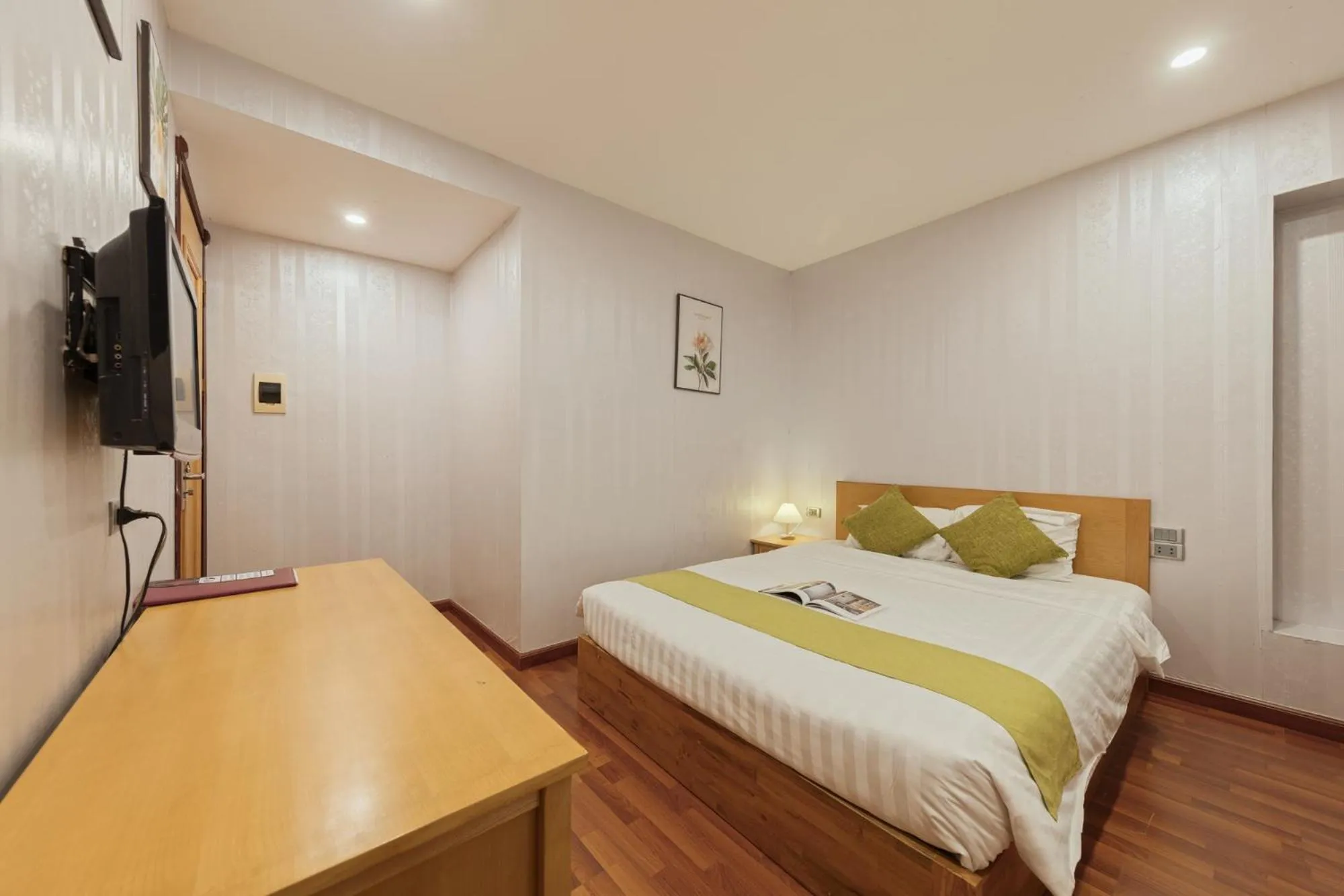 Bed in Hanoi Central Park Hotel