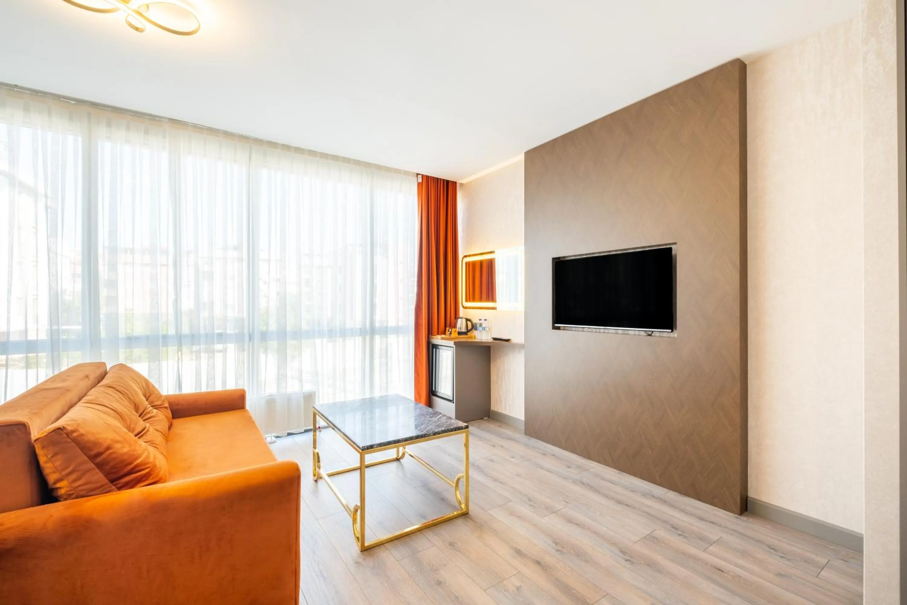 Photo of the whole room in The Port Güzelyalı