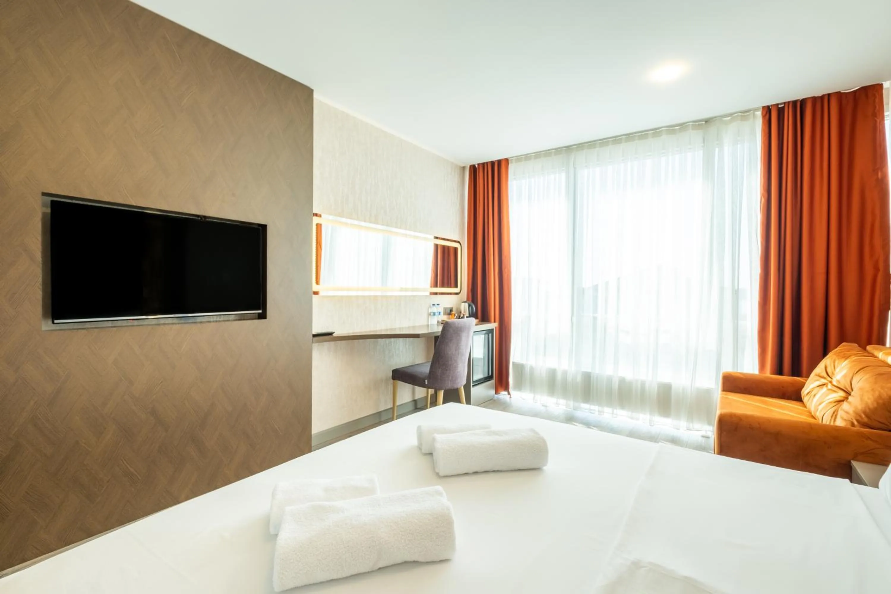 Photo of the whole room, Bed in The Port Güzelyalı