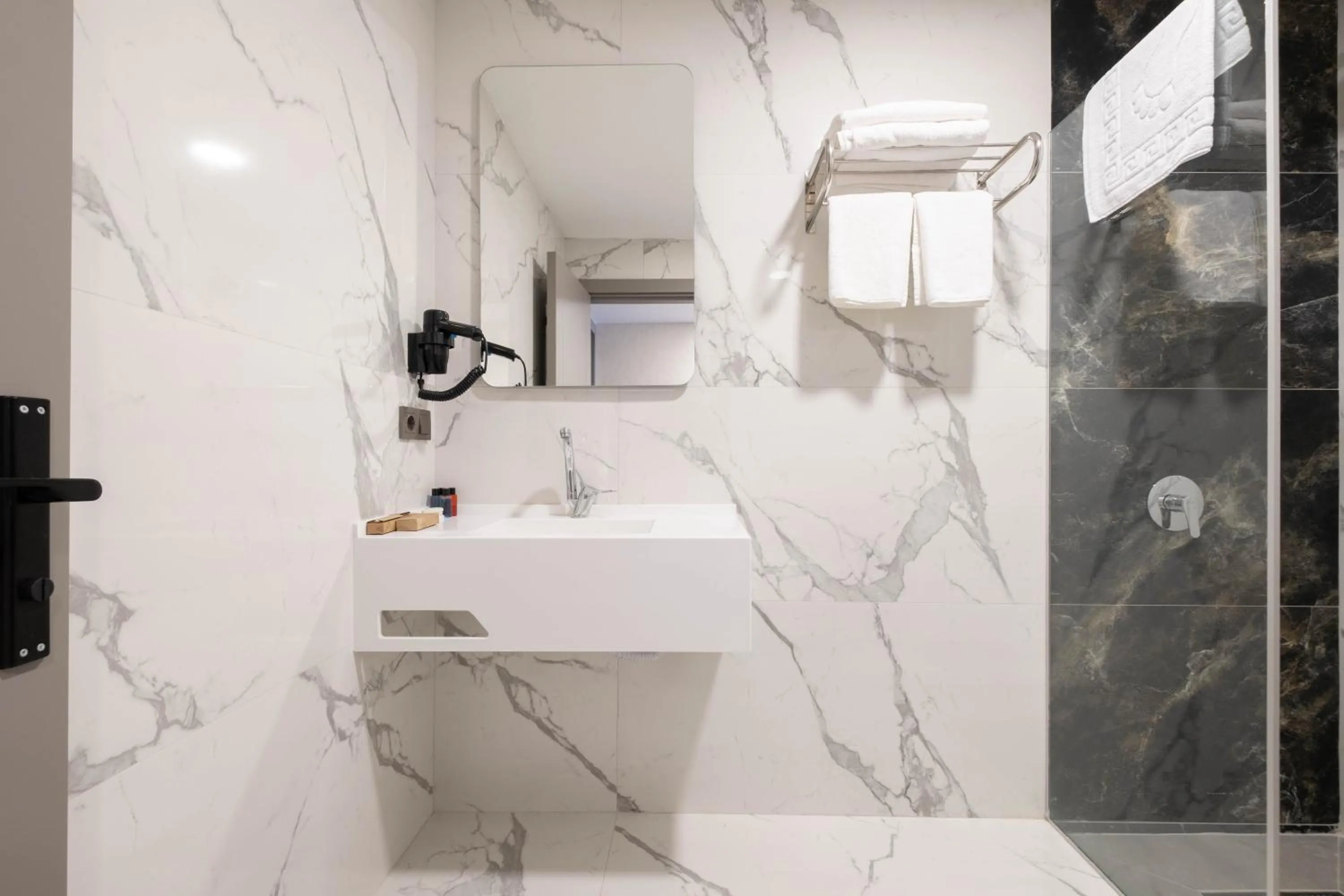 Toilet in The Port Güzelyalı