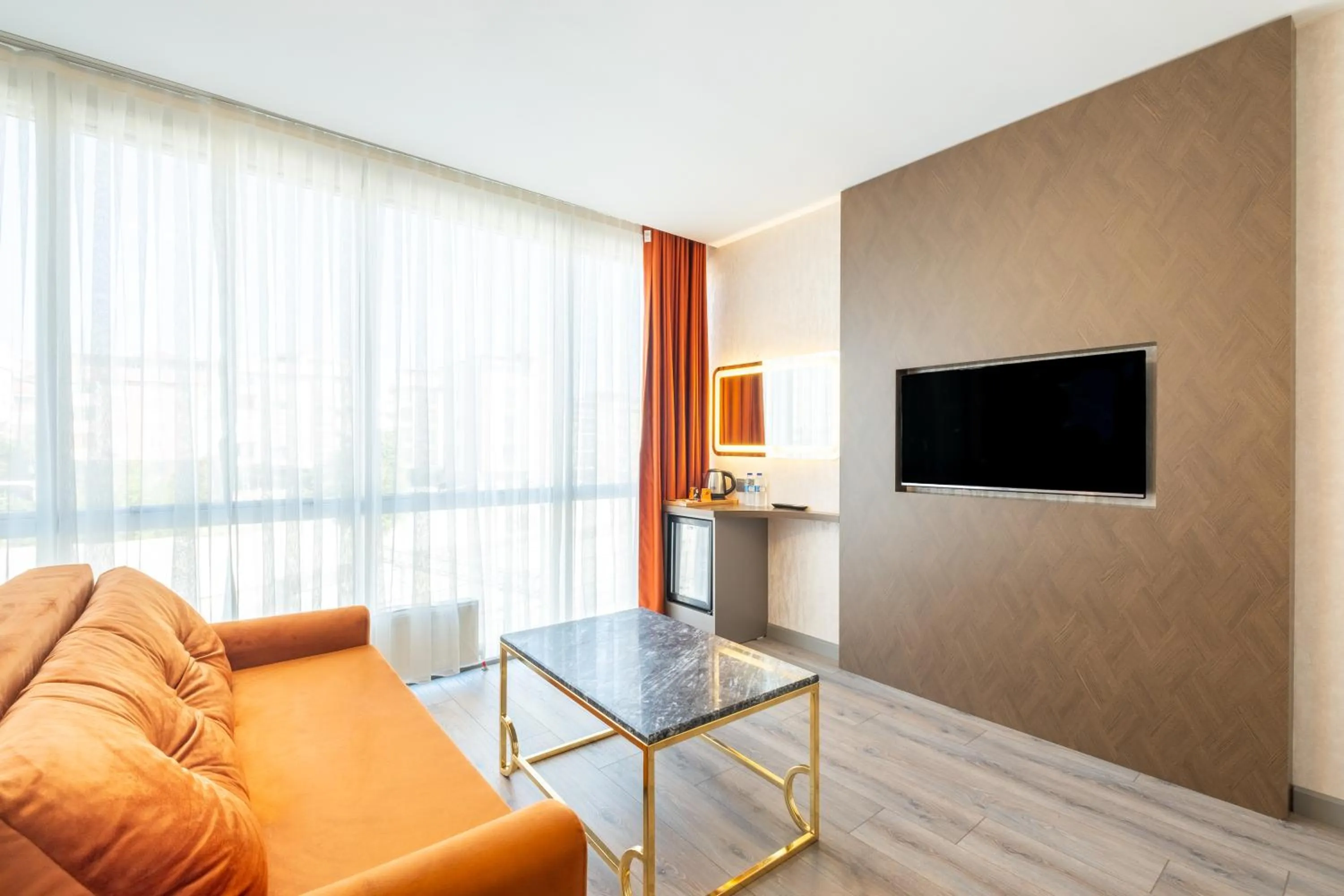 Photo of the whole room in The Port Güzelyalı