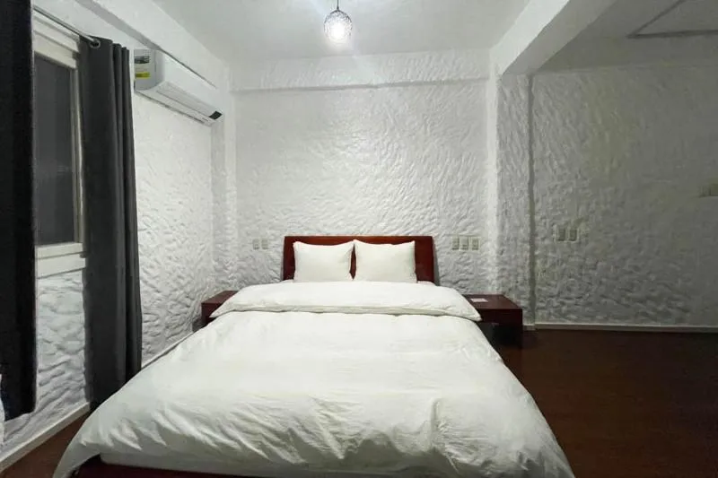 Bed in Montani Beach Resort Puerto Galera powered by Cocotel