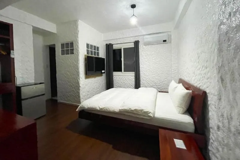 Photo of the whole room, Bed in Montani Beach Resort Puerto Galera powered by Cocotel