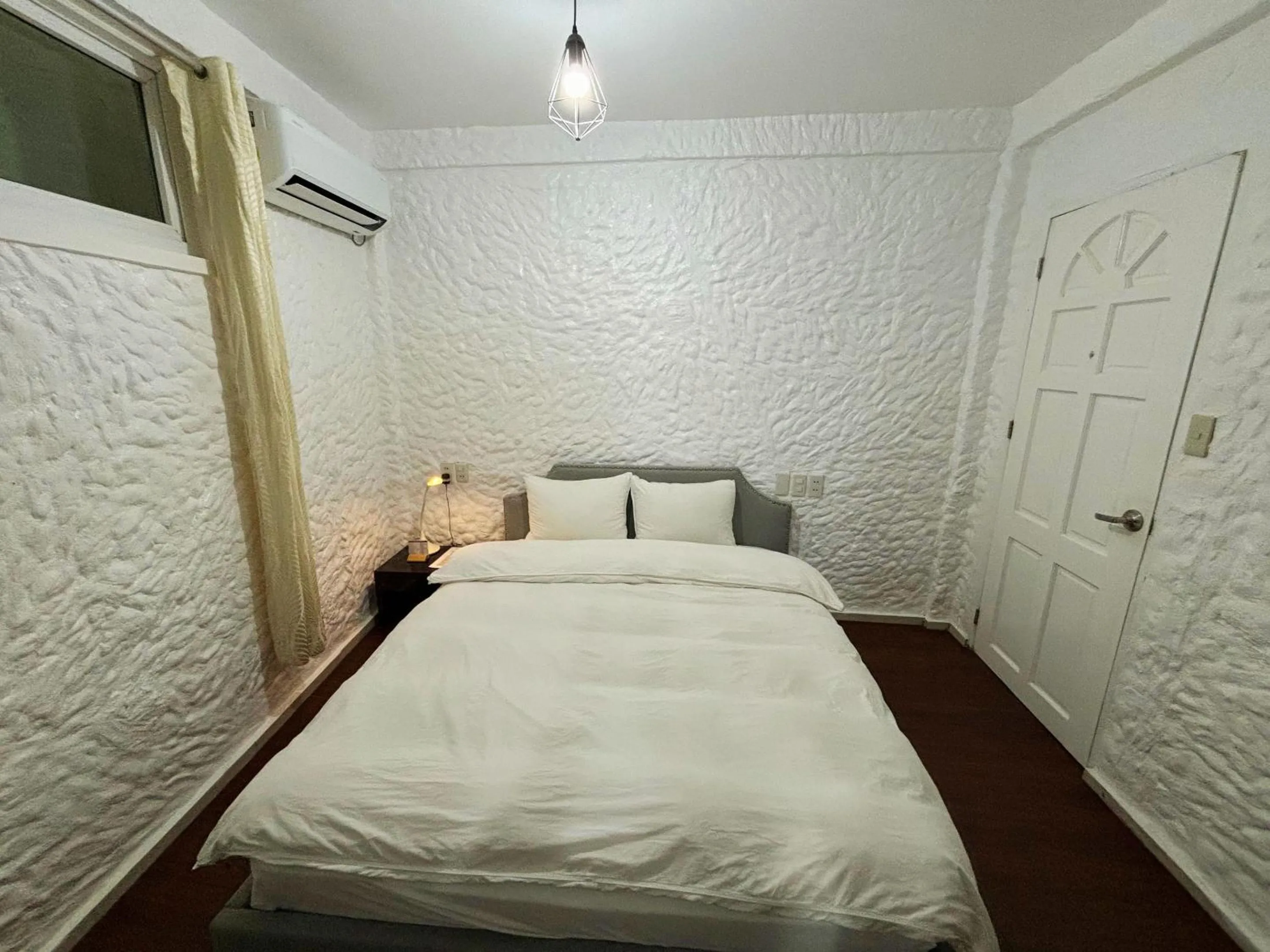 Bed in Montani Beach Resort Puerto Galera powered by Cocotel