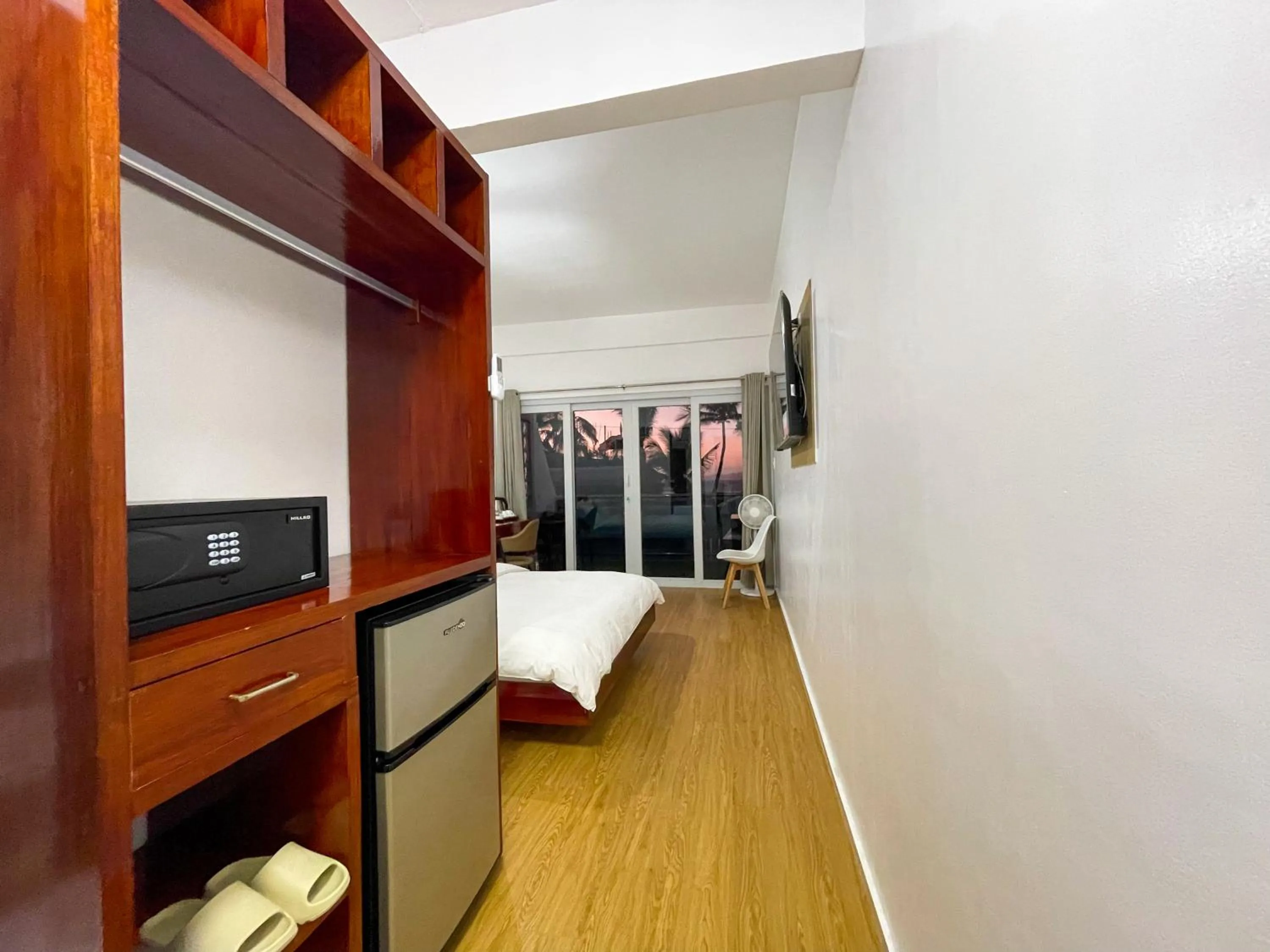 Photo of the whole room in Montani Beach Resort Puerto Galera powered by Cocotel