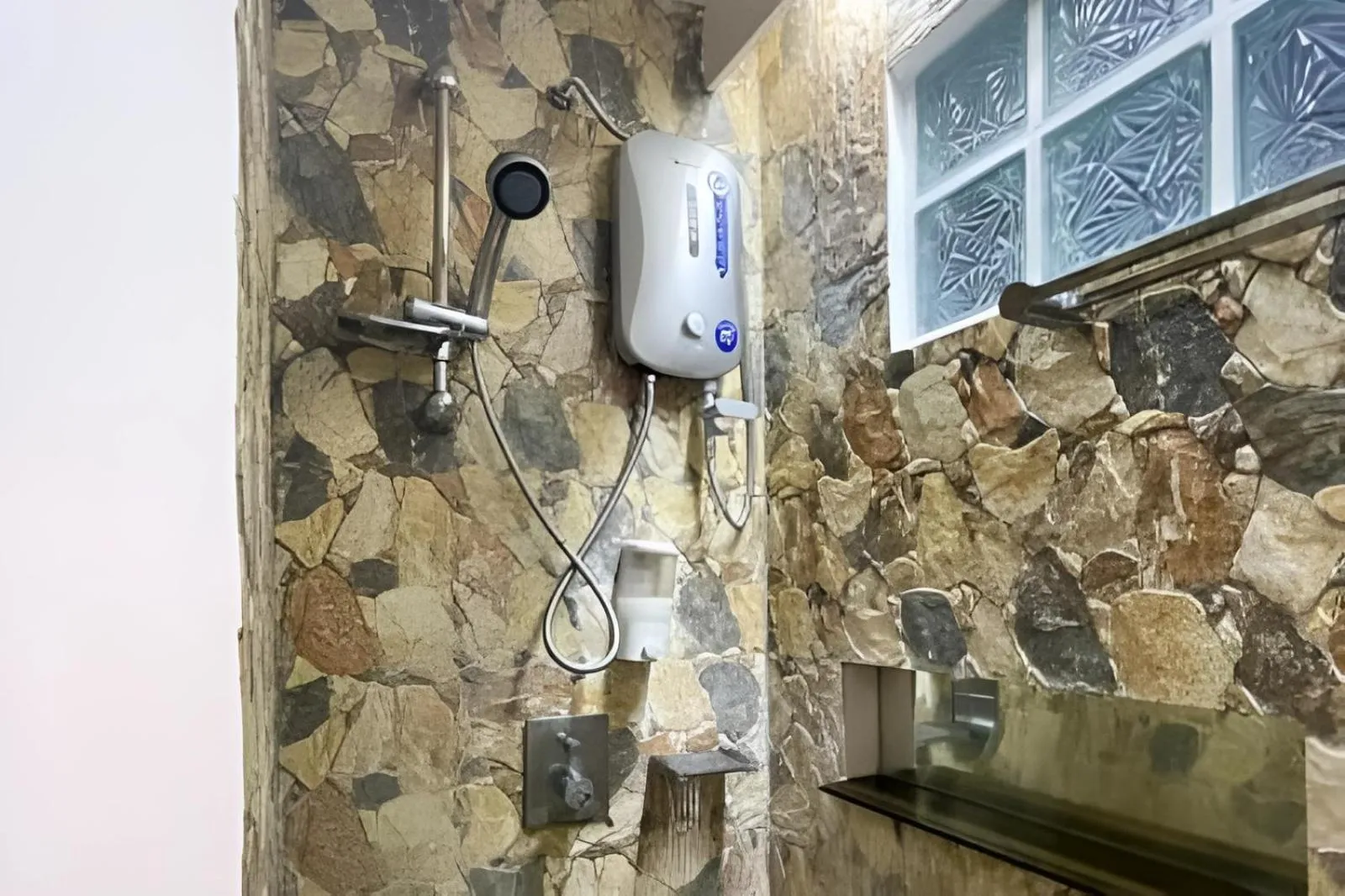 Shower in Montani Beach Resort Puerto Galera powered by Cocotel