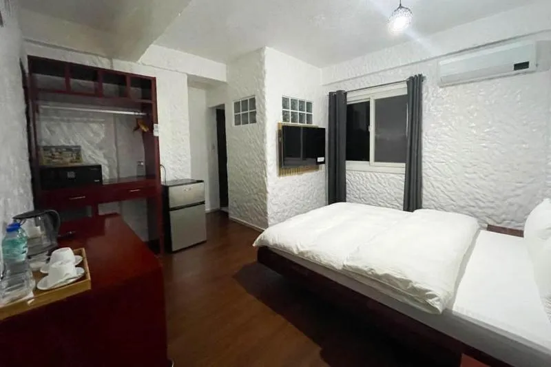 Photo of the whole room, Bed in Montani Beach Resort Puerto Galera powered by Cocotel