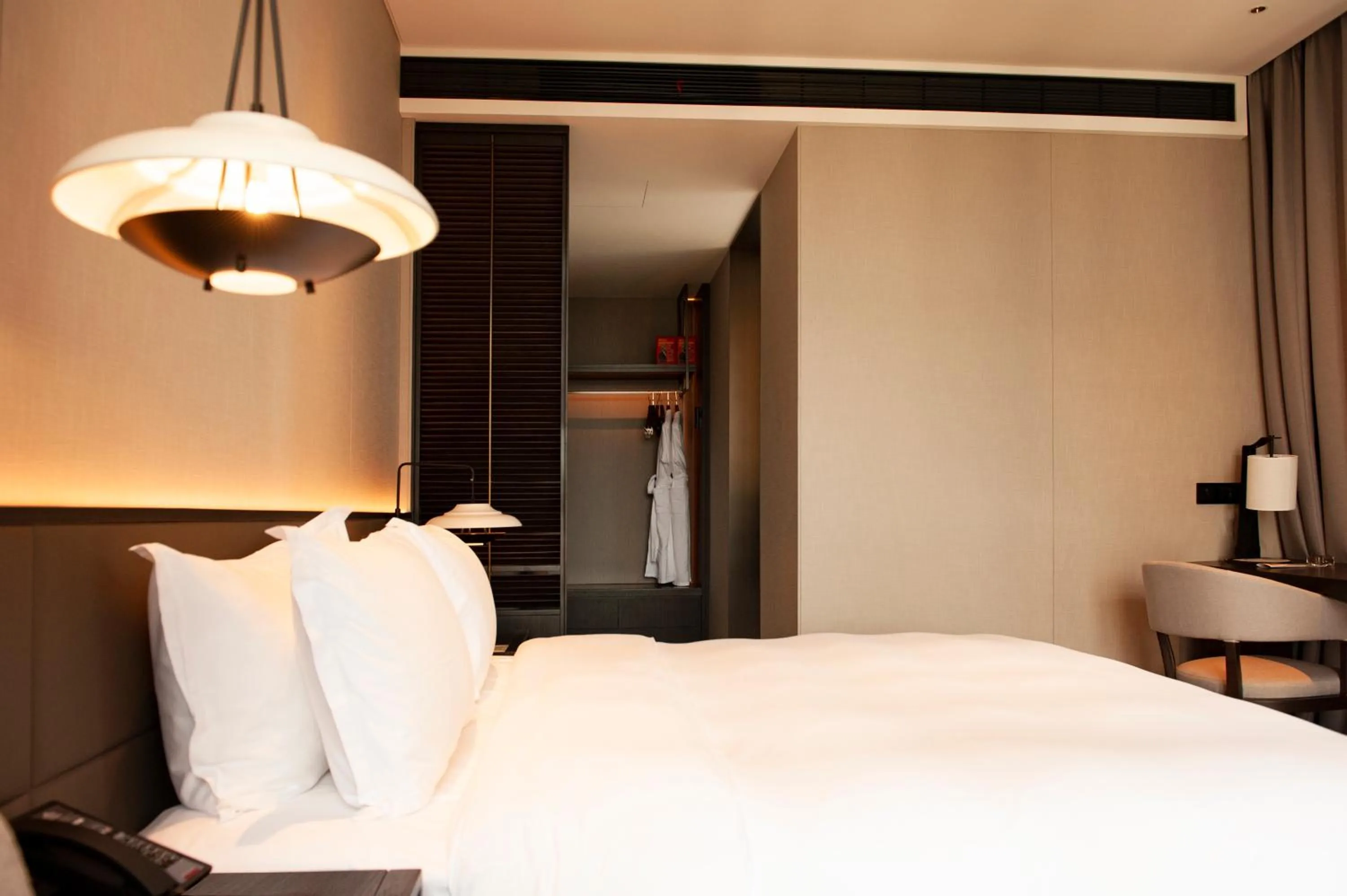 Bed in Wingate by Wyndham Changsha Yuhua North