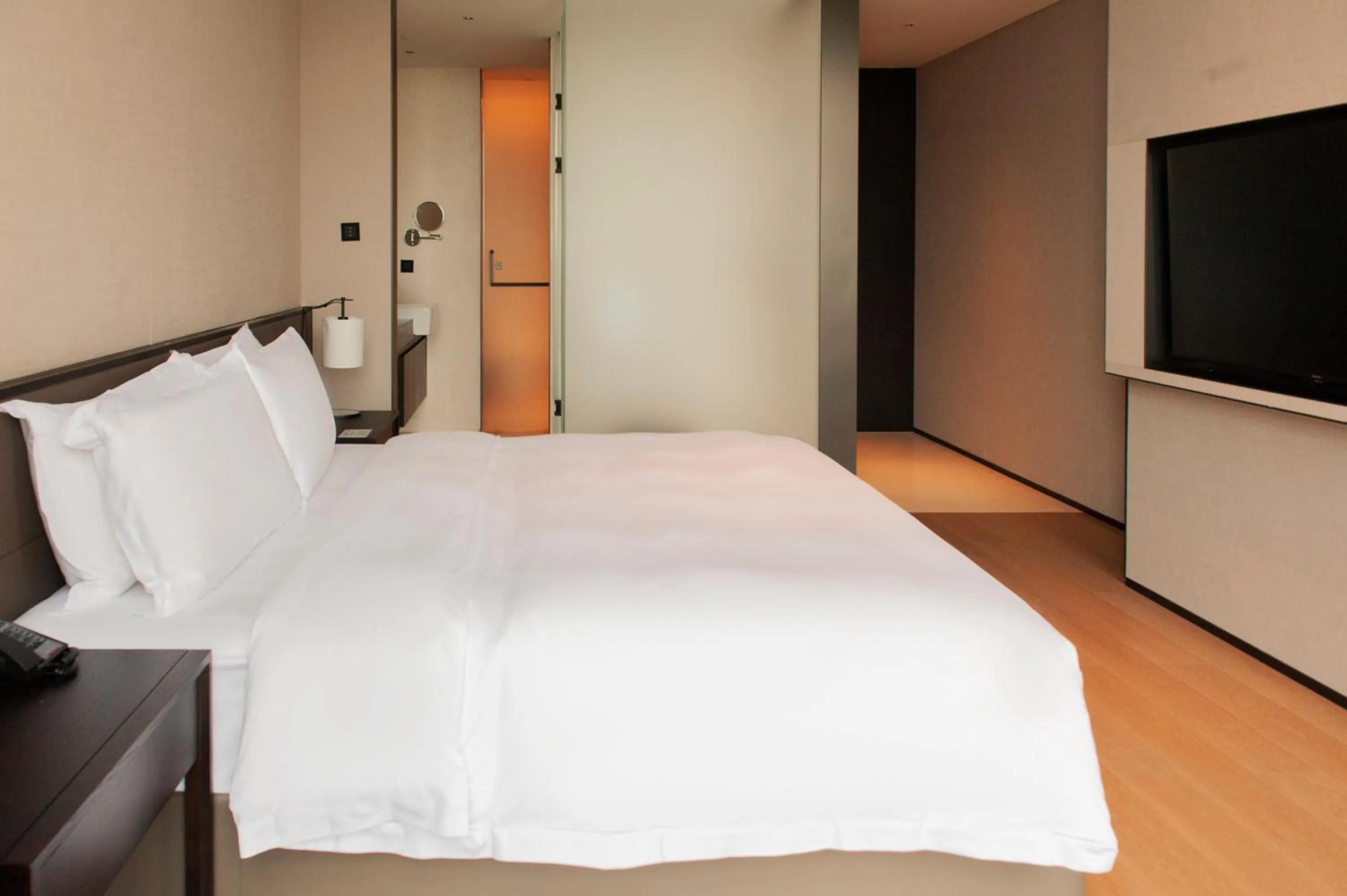 Bed in Wingate by Wyndham Changsha Yuhua North