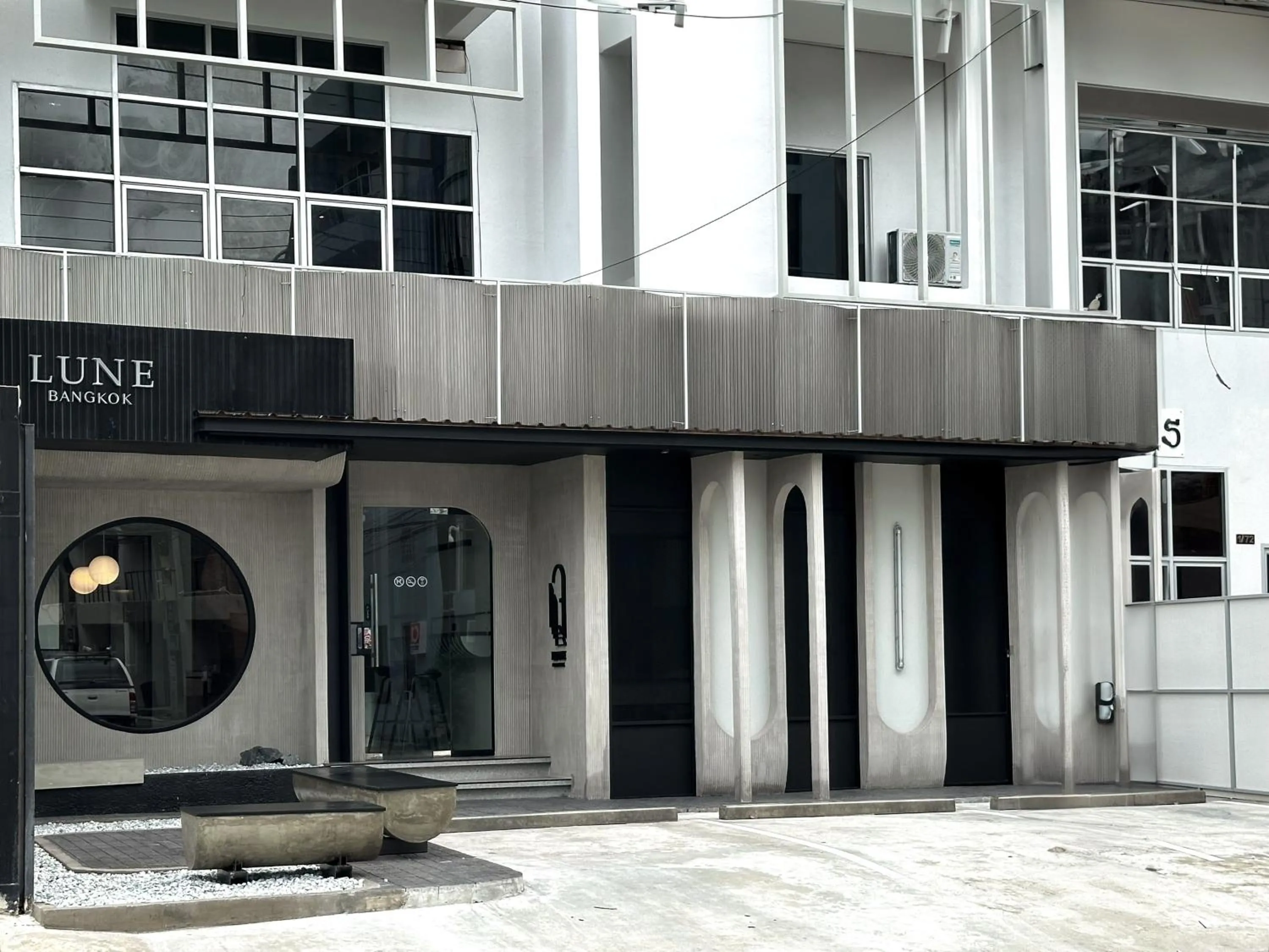 Property building in Lune bangkok