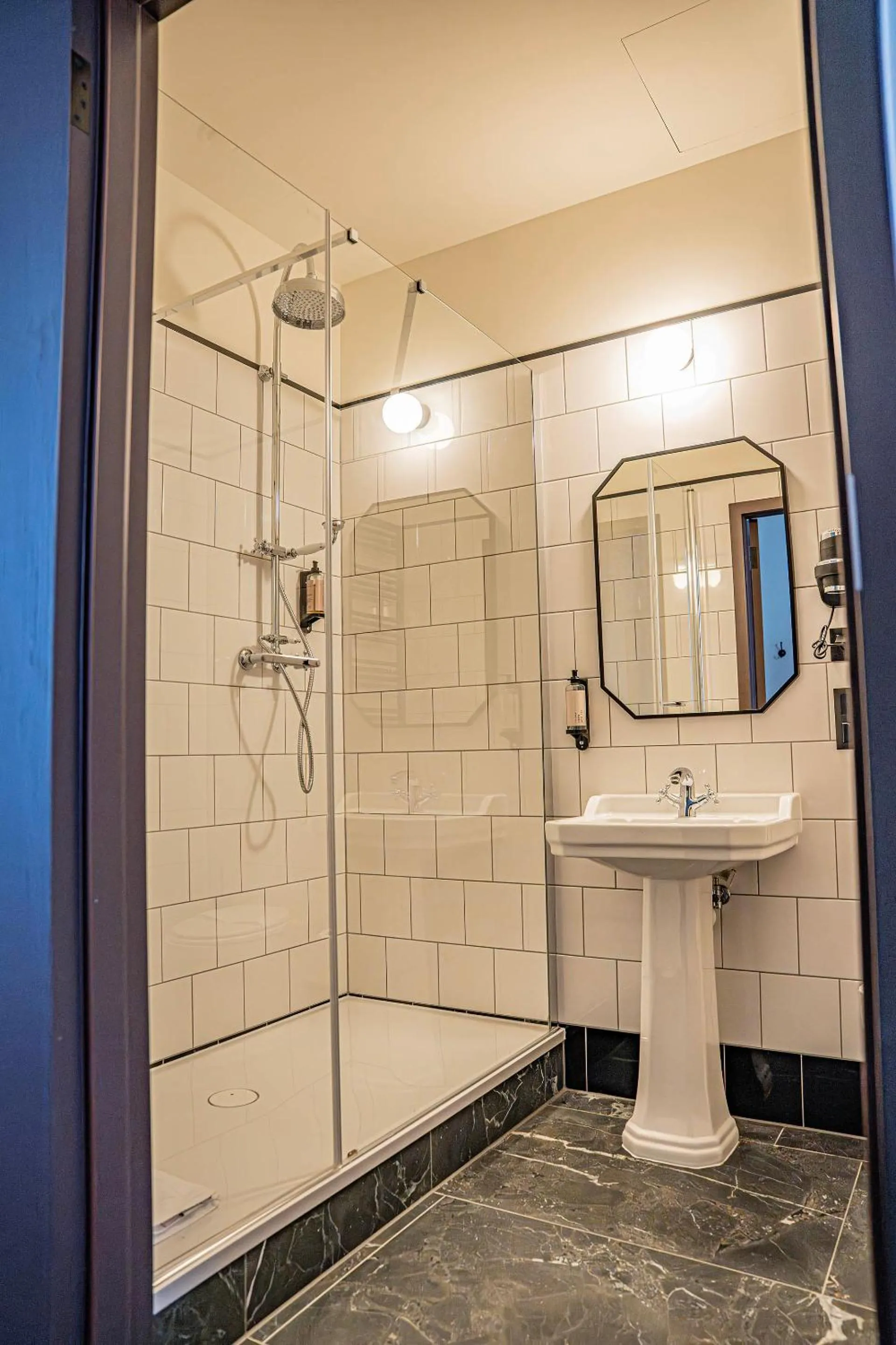 Bathroom in ARCHE Klasztor Wrocław