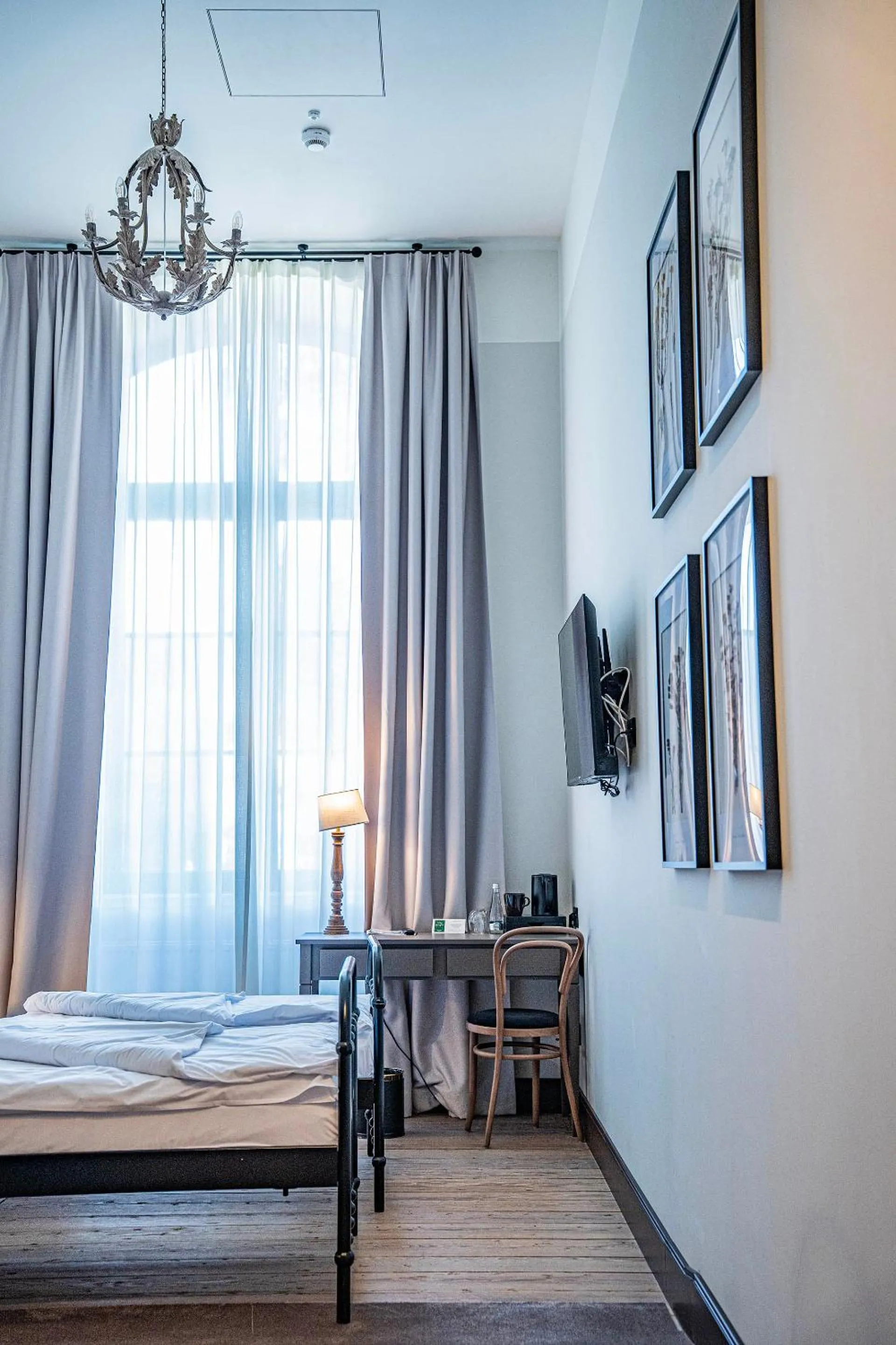 Bed in ARCHE Klasztor Wrocław