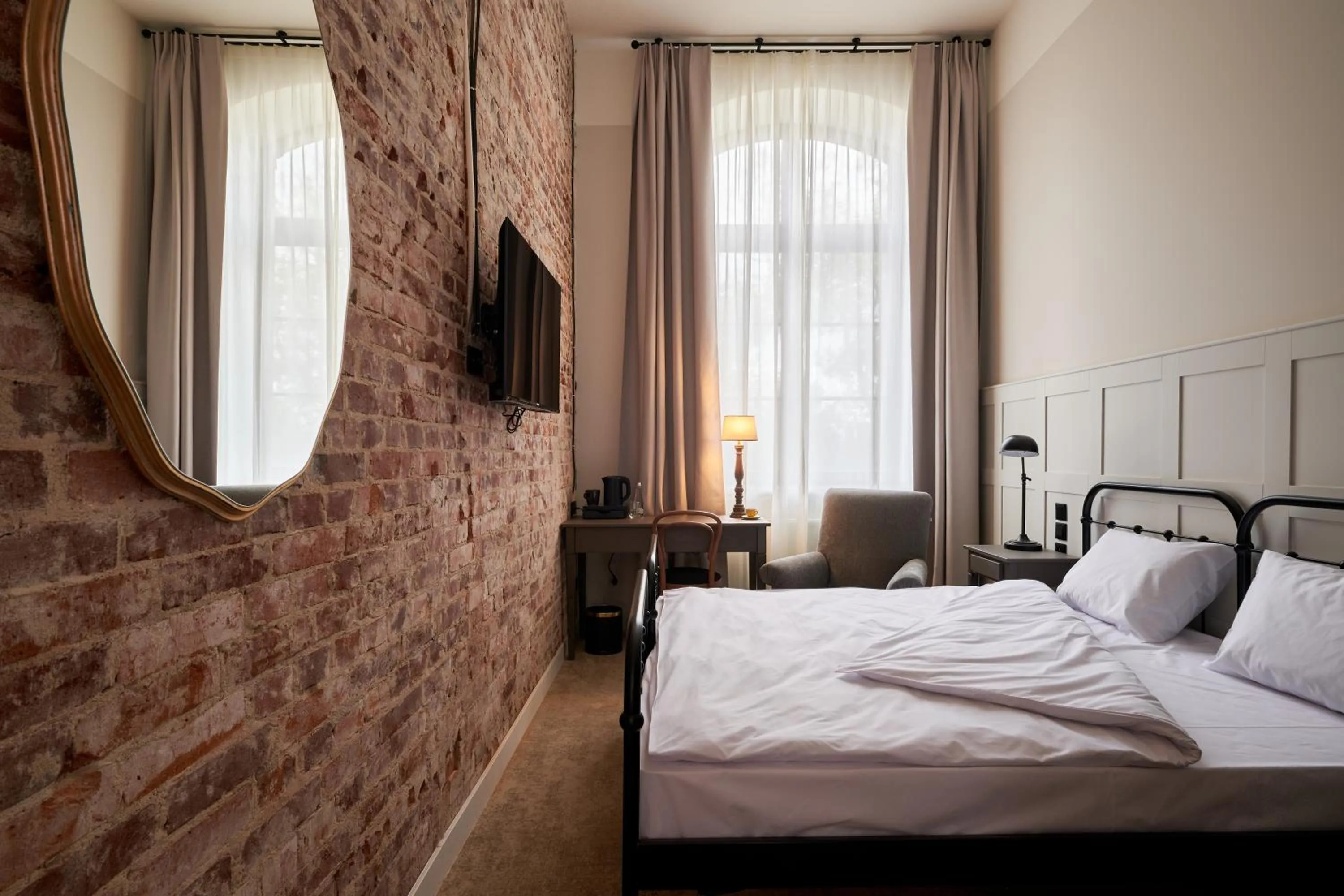 Bed in ARCHE Klasztor Wrocław