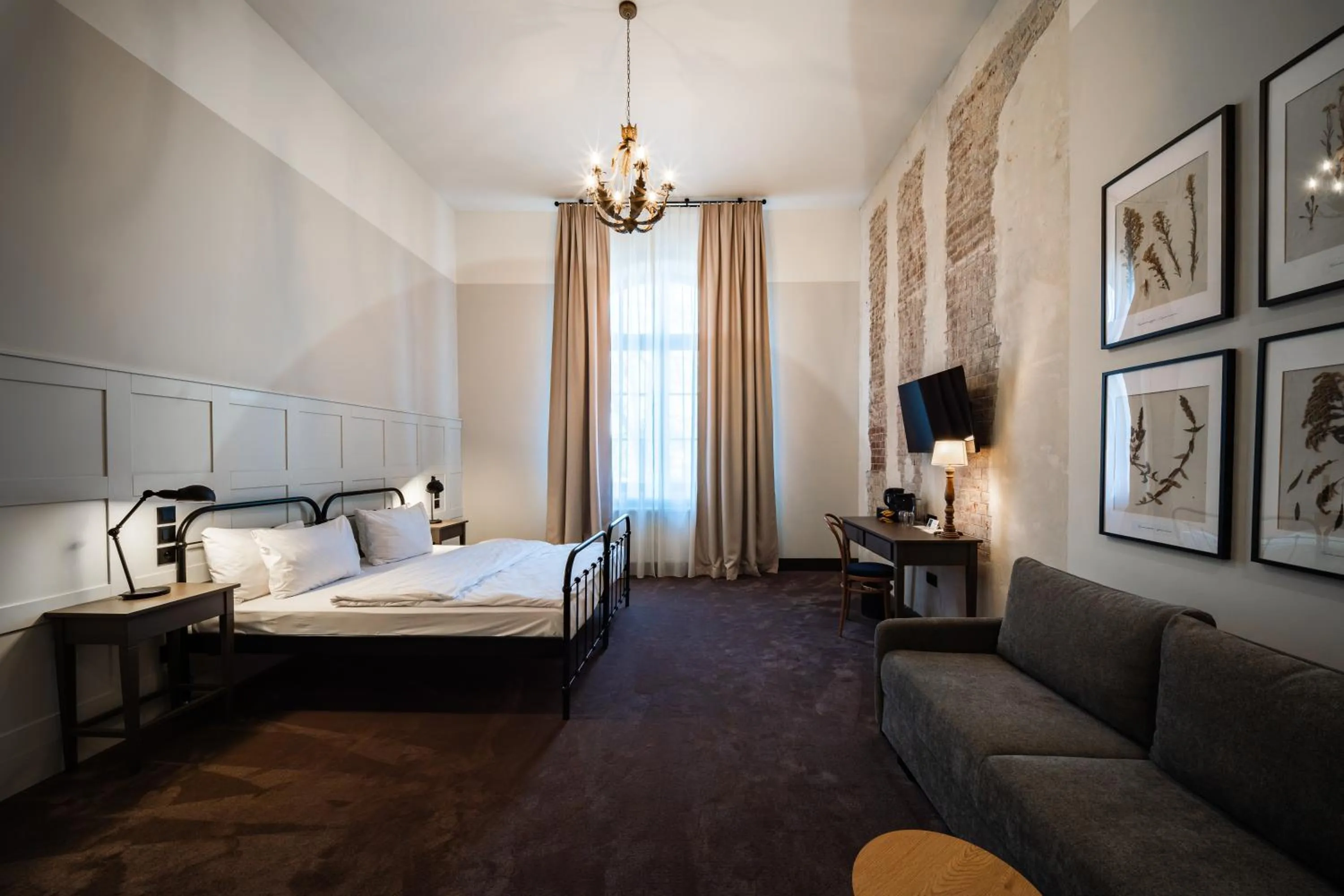Photo of the whole room, Bed in ARCHE Klasztor Wrocław