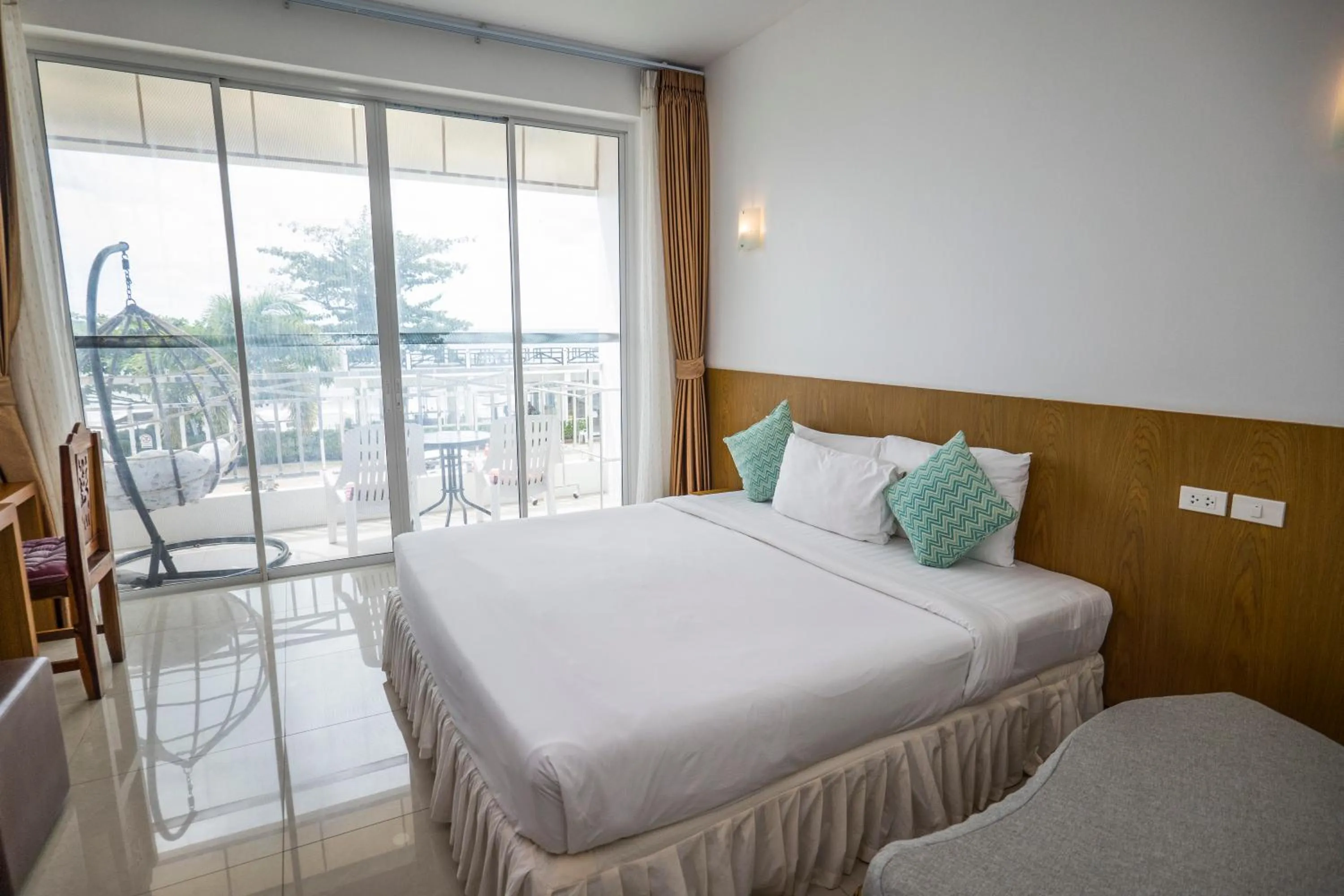 Bed in Mam Kaibae Hotel