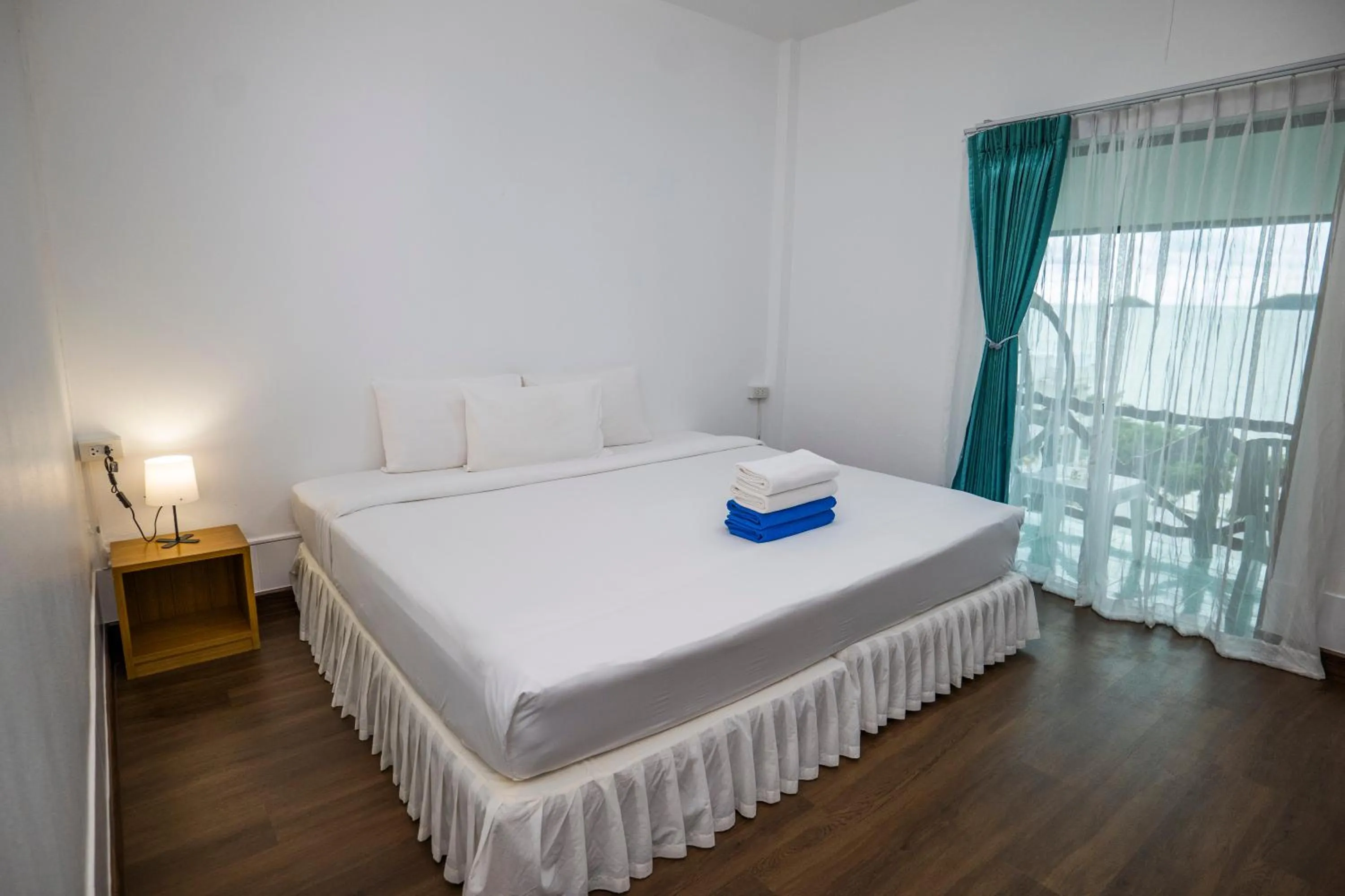 Bed in Mam Kaibae Hotel