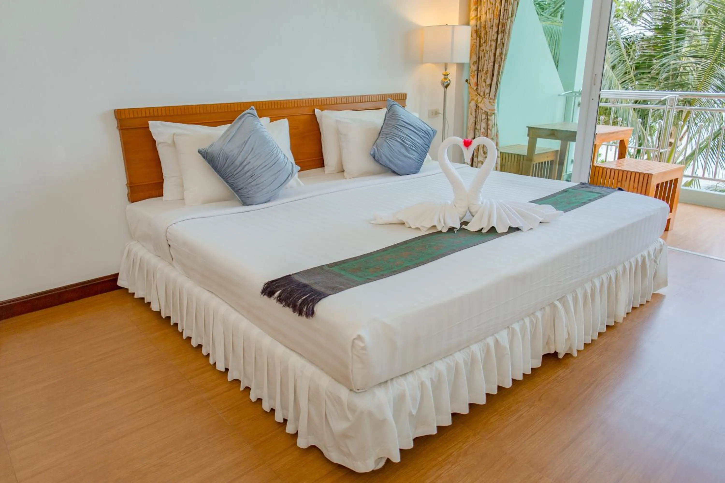 Bed in Mam Kaibae Hotel