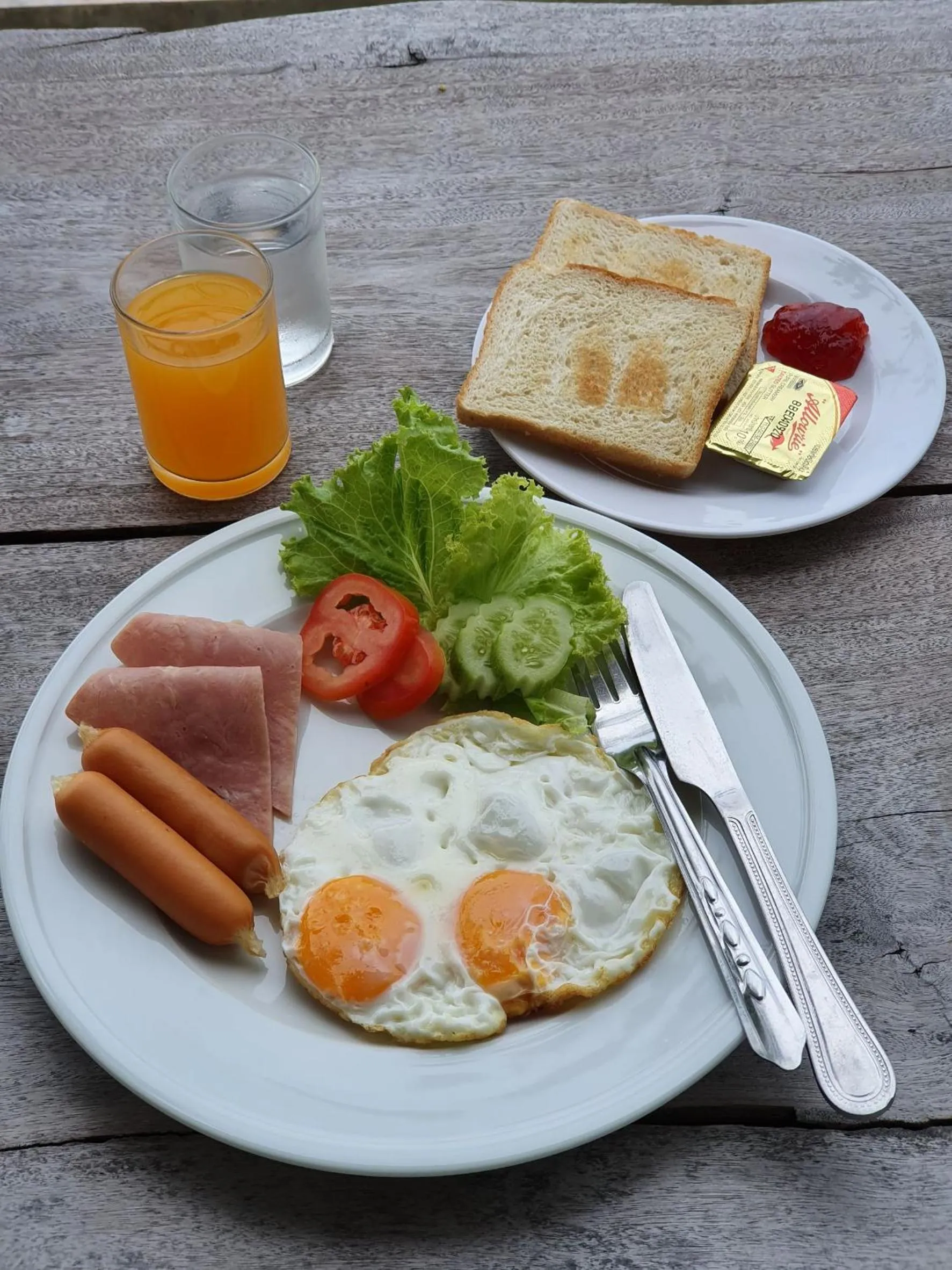 American breakfast in Mam Kaibae Hotel