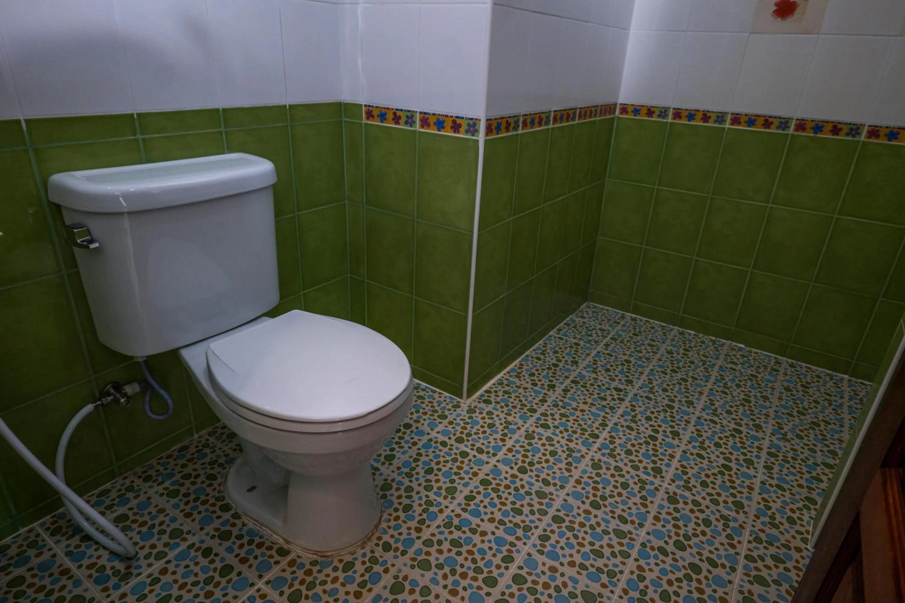 Toilet in Mam Kaibae Hotel