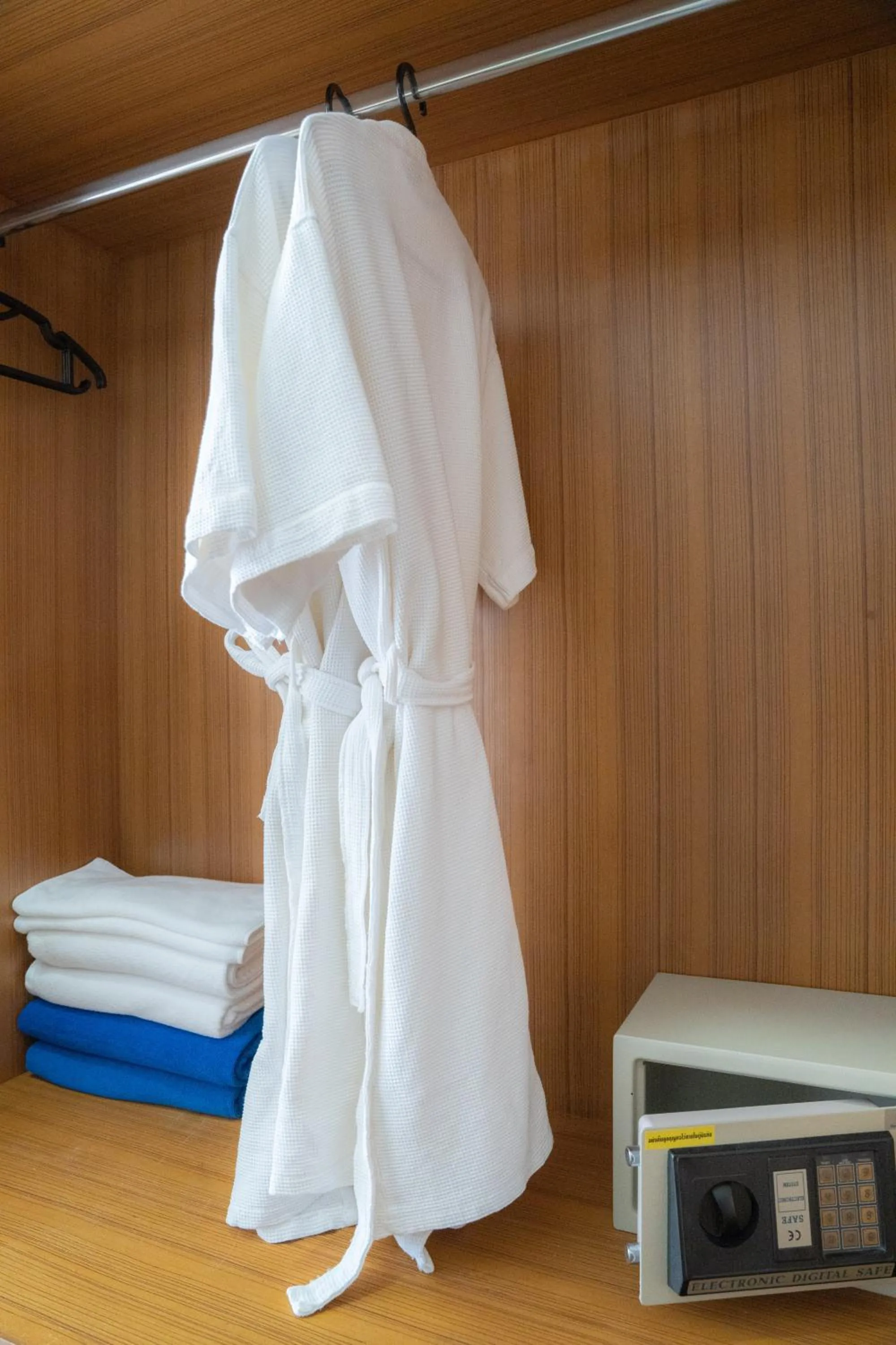 Photo of the whole room in Mam Kaibae Hotel