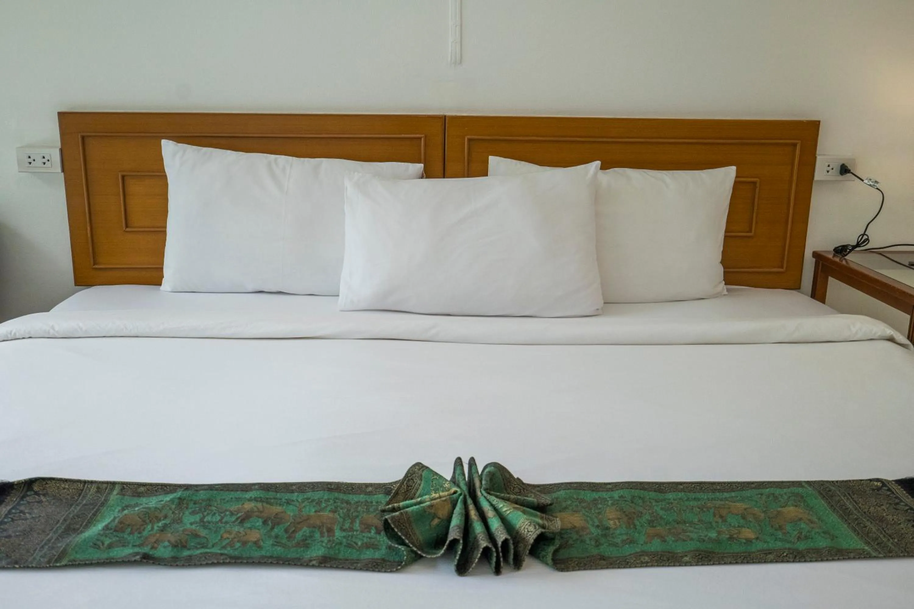 Bed in Mam Kaibae Hotel