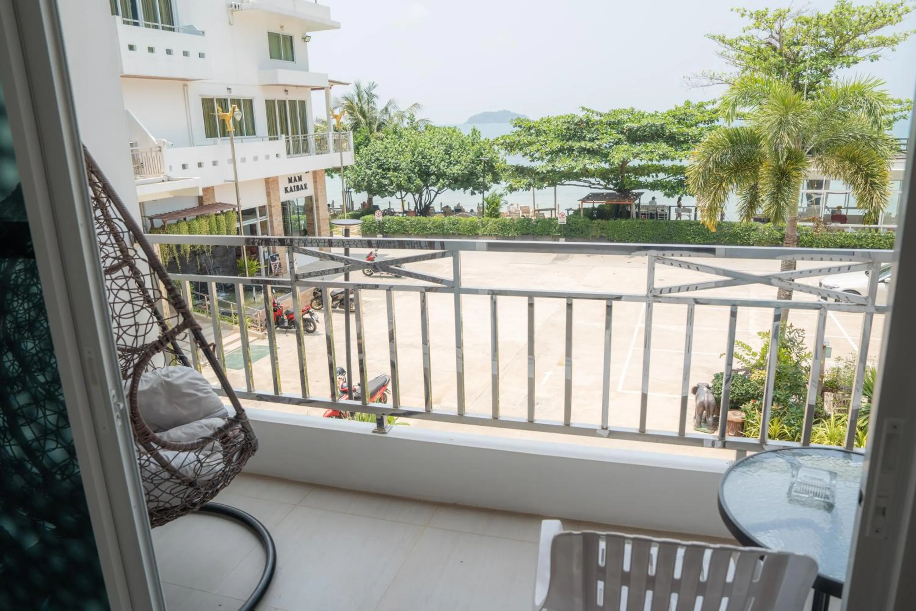 Patio in Mam Kaibae Hotel