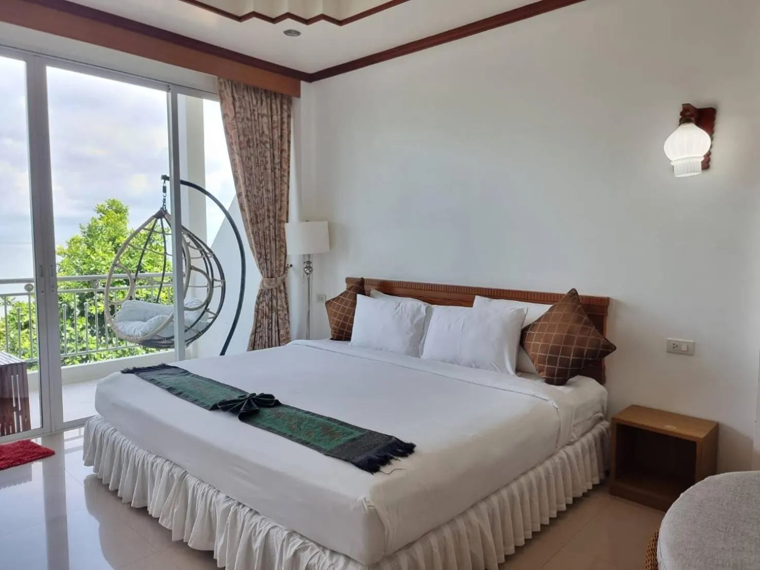 Property building, Bed in Mam Kaibae Hotel