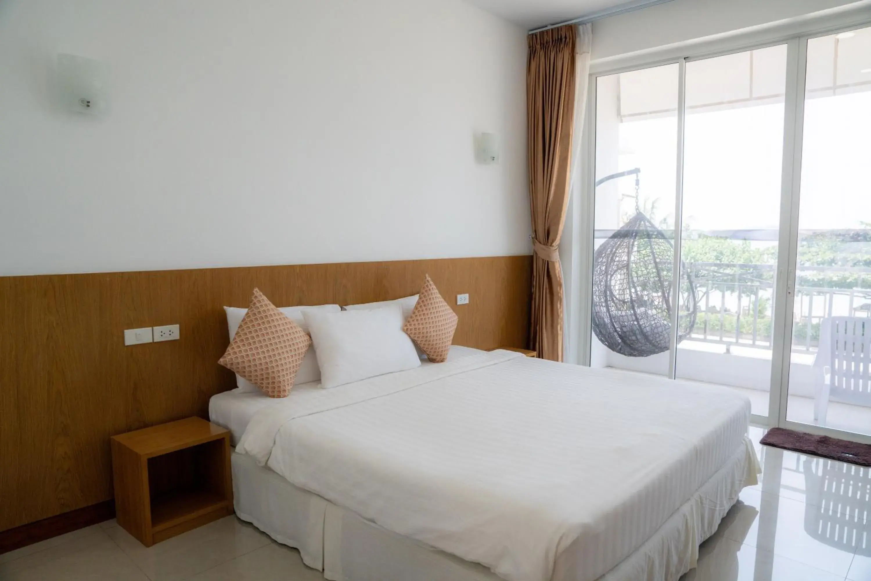 Deluxe Double Room in Mam Kaibae Hotel Deluxe Double Room in Mam Kaibae Hotel