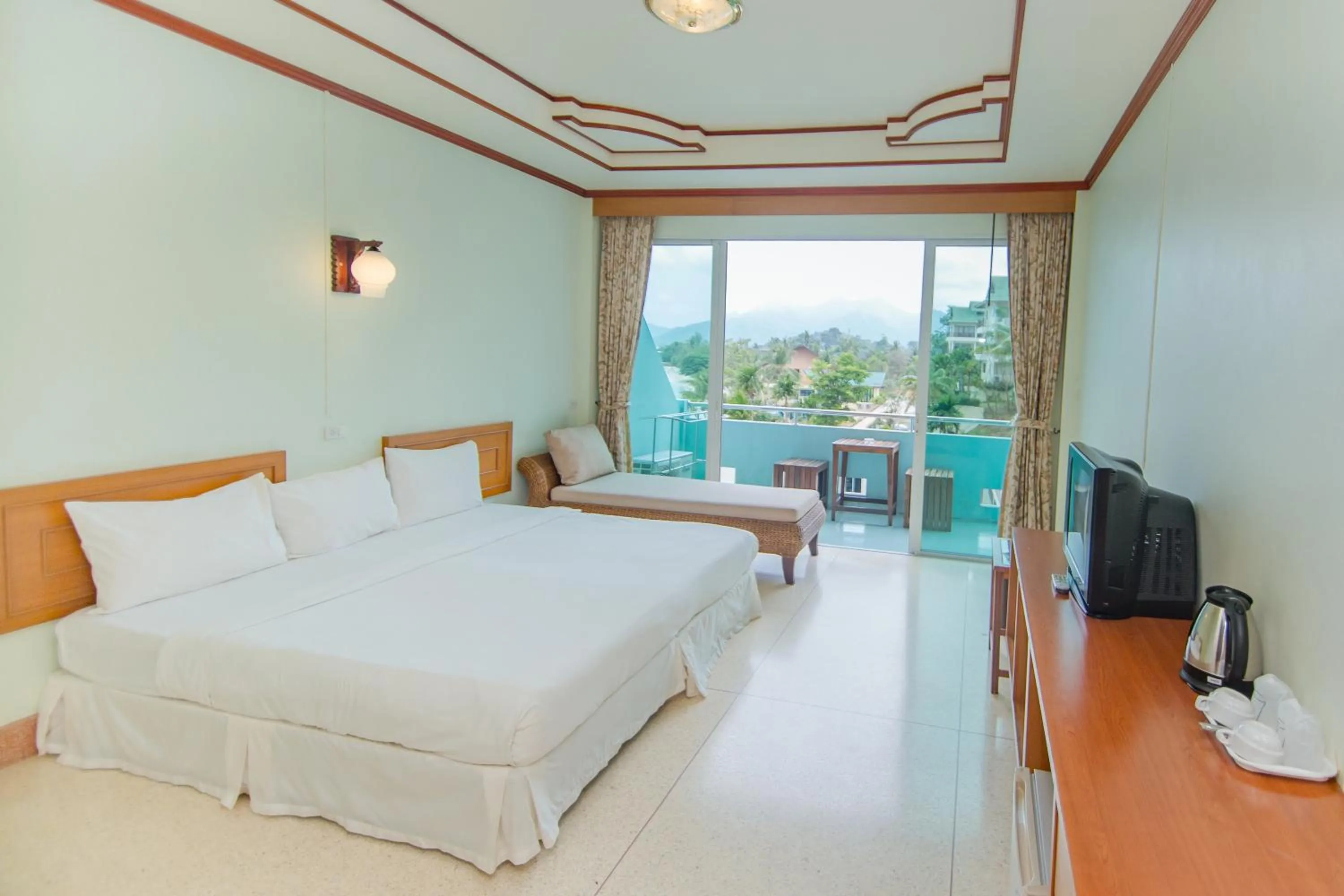 Photo of the whole room, Bed in Mam Kaibae Hotel