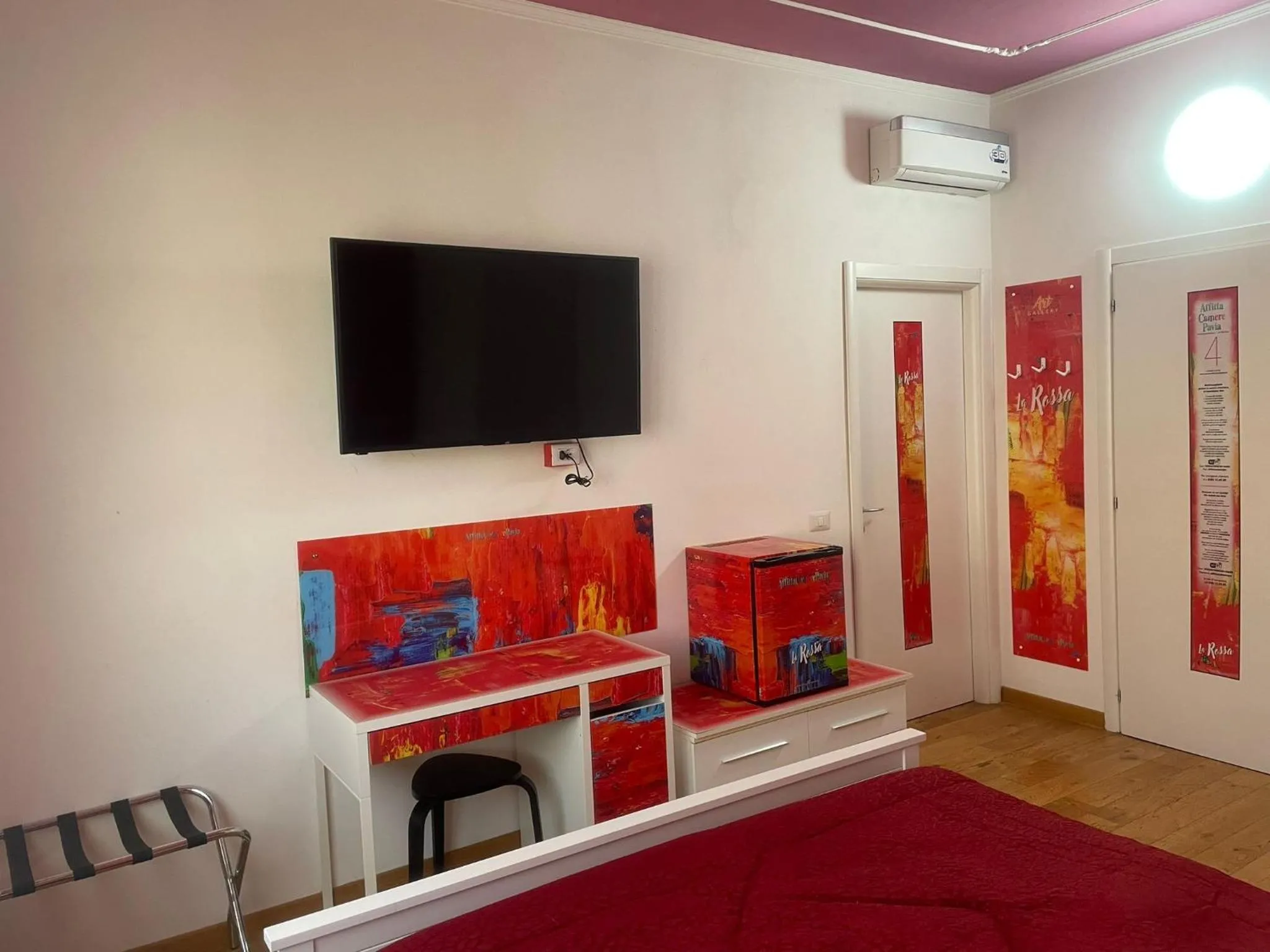 TV and multimedia, Bed in Rooms Of Love