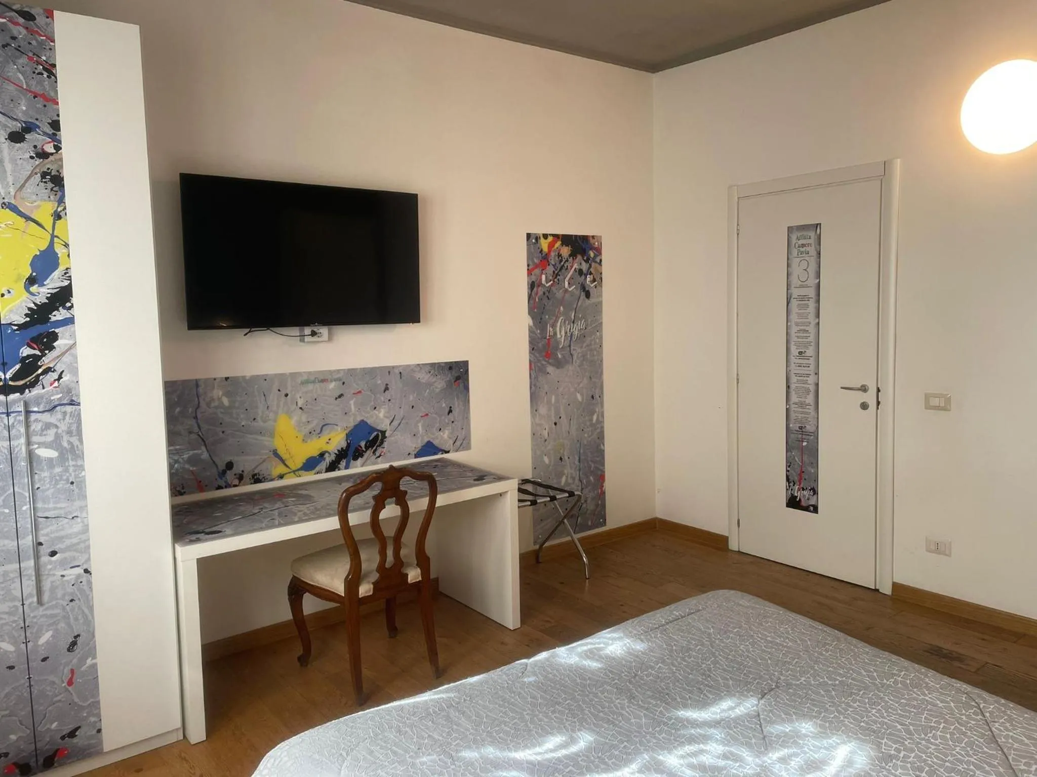 Photo of the whole room, Bed in Rooms Of Love