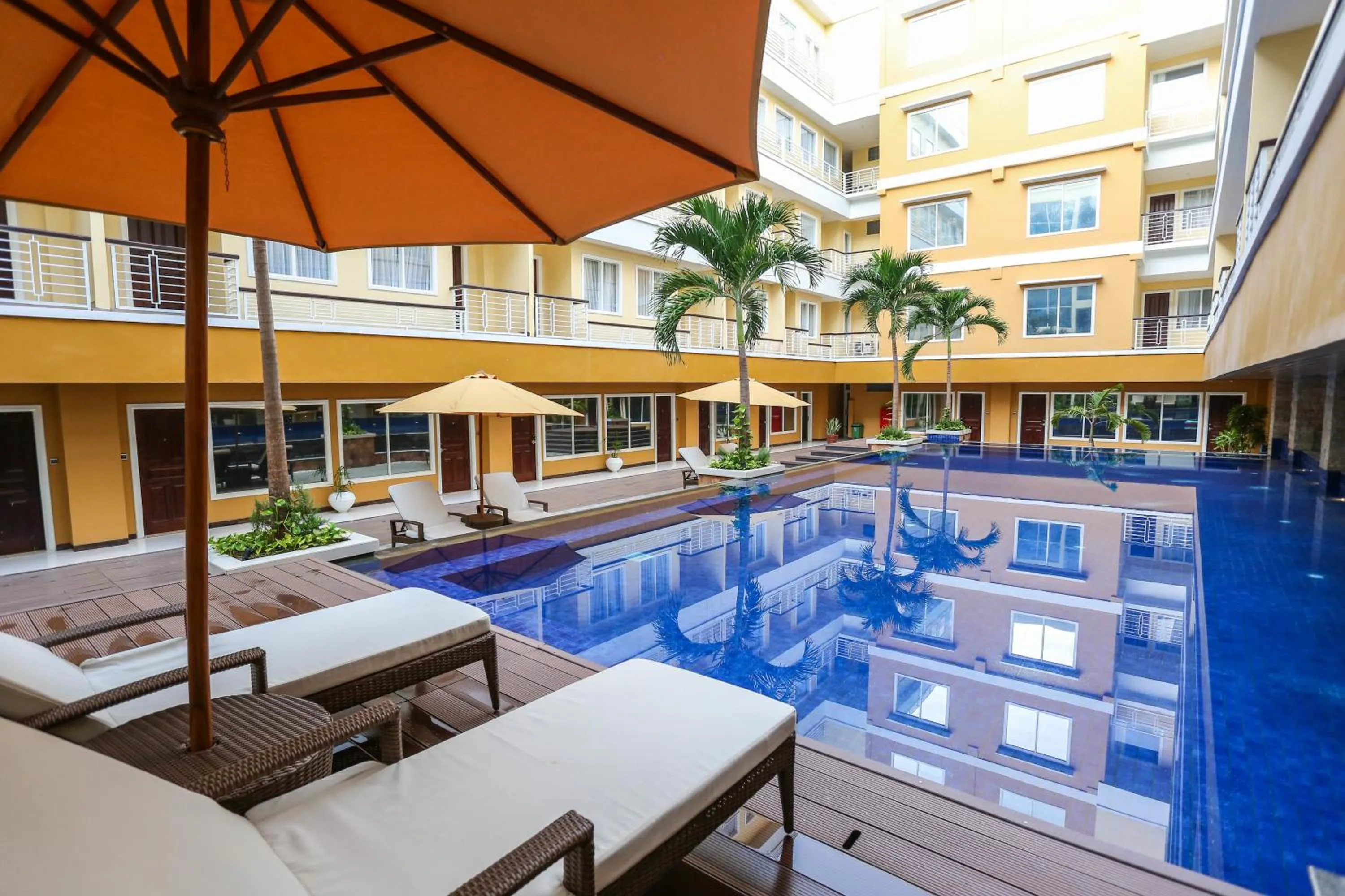 Swimming pool in Sylvia Hotel Premier Kupang