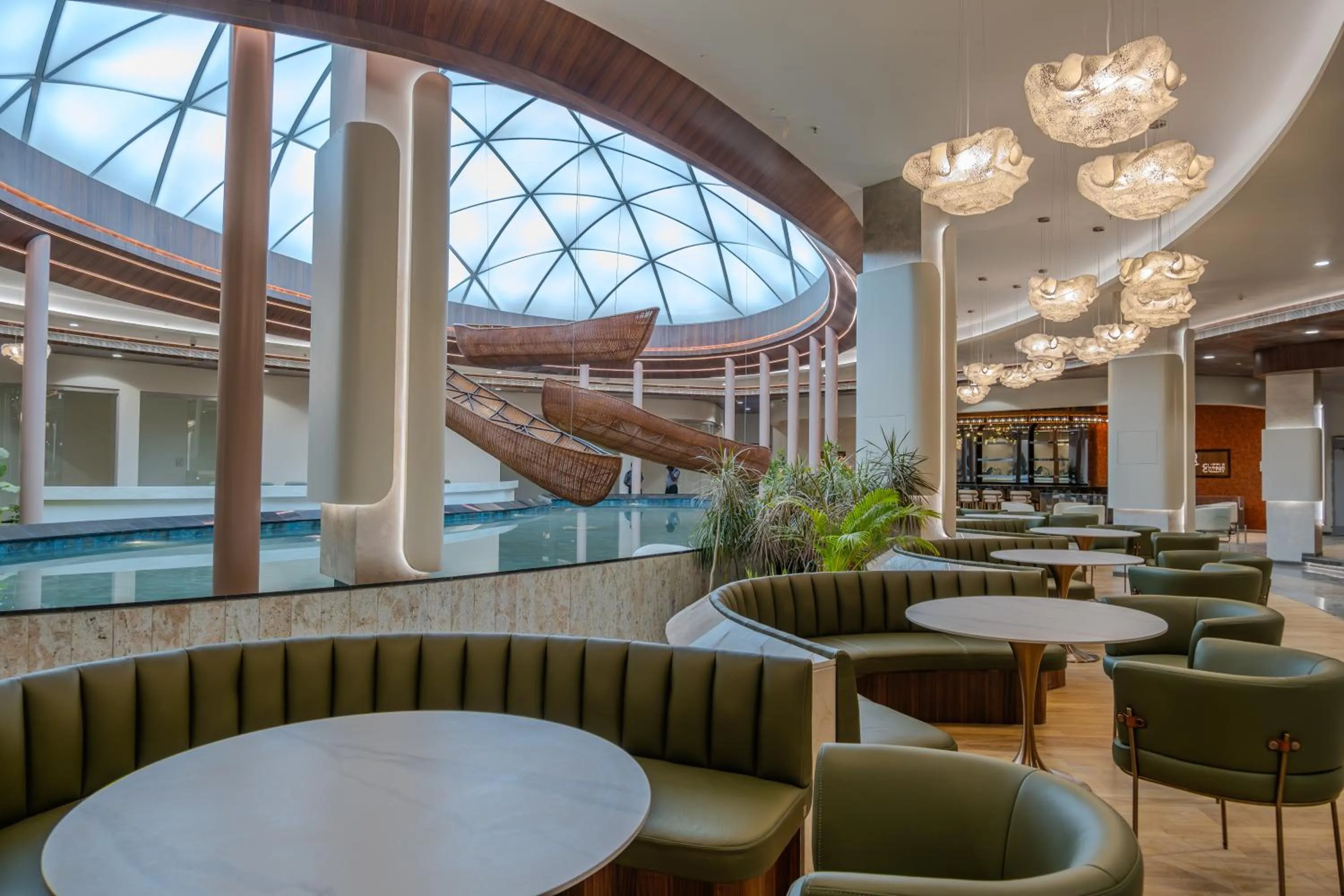 Swimming pool in 0484 Aero Lounge-Terminal 2 Cochin Airport Hotel