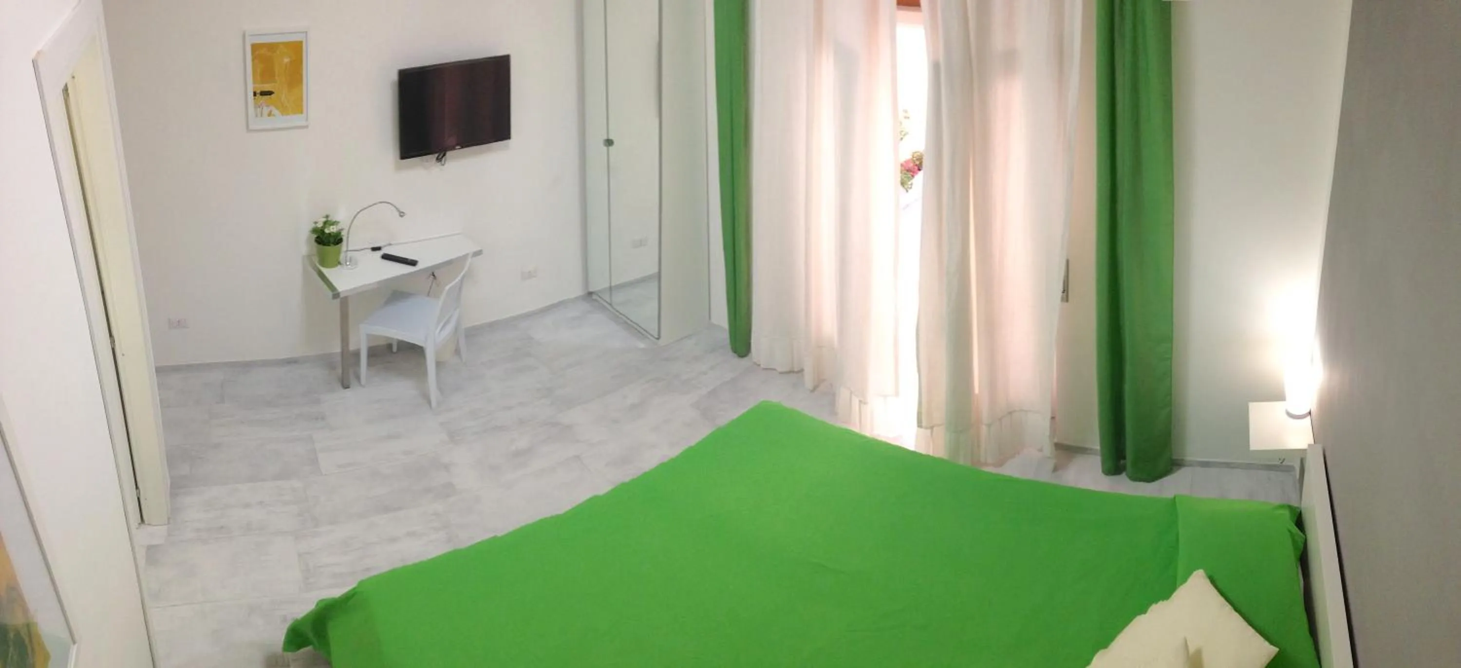 Photo of the whole room, Bed in Be Inn