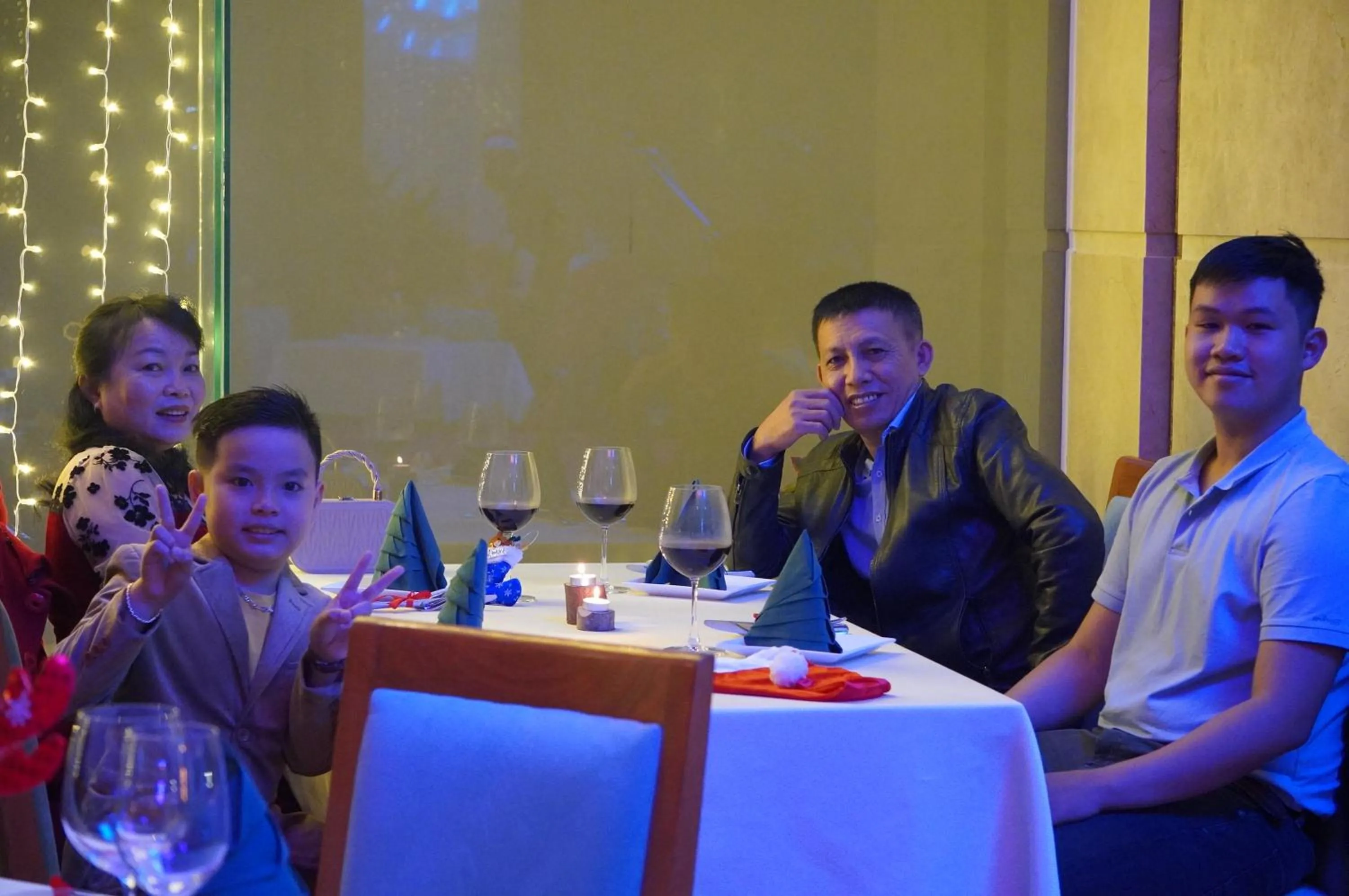 Restaurant/places to eat in Diamond Sea Hotel