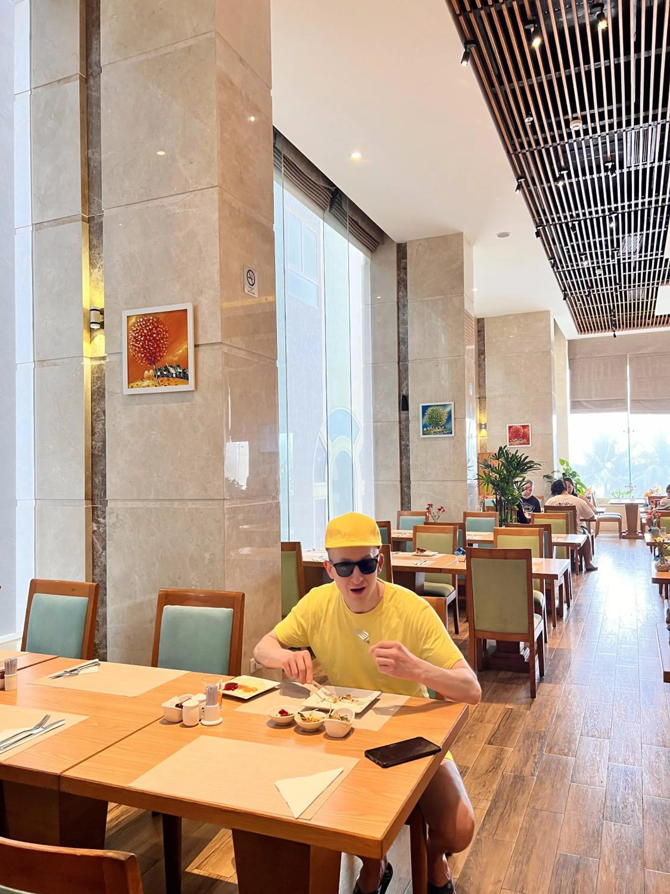 Restaurant/places to eat in Diamond Sea Hotel