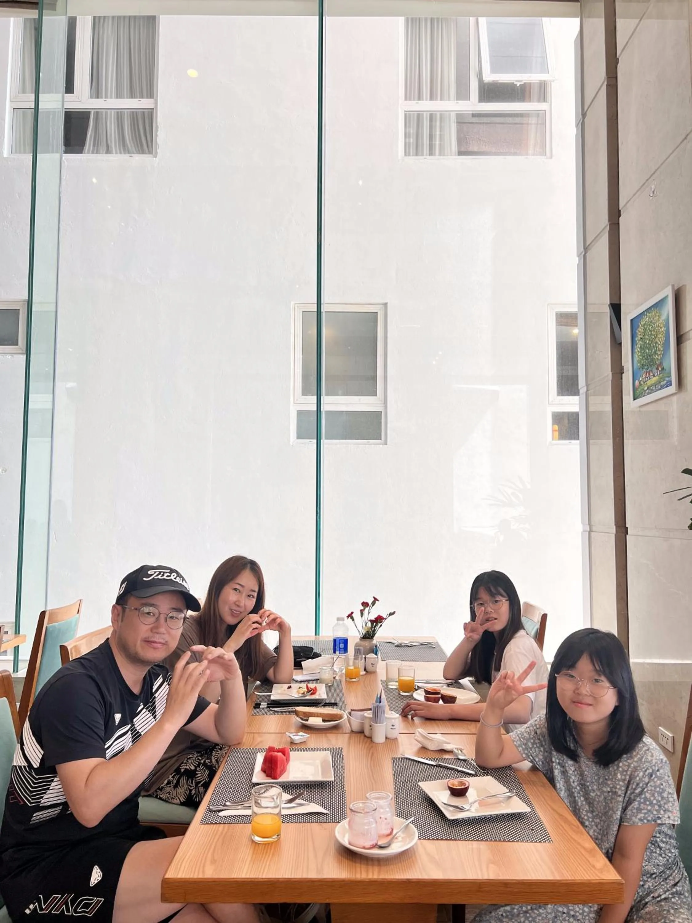 Restaurant/places to eat in Diamond Sea Hotel