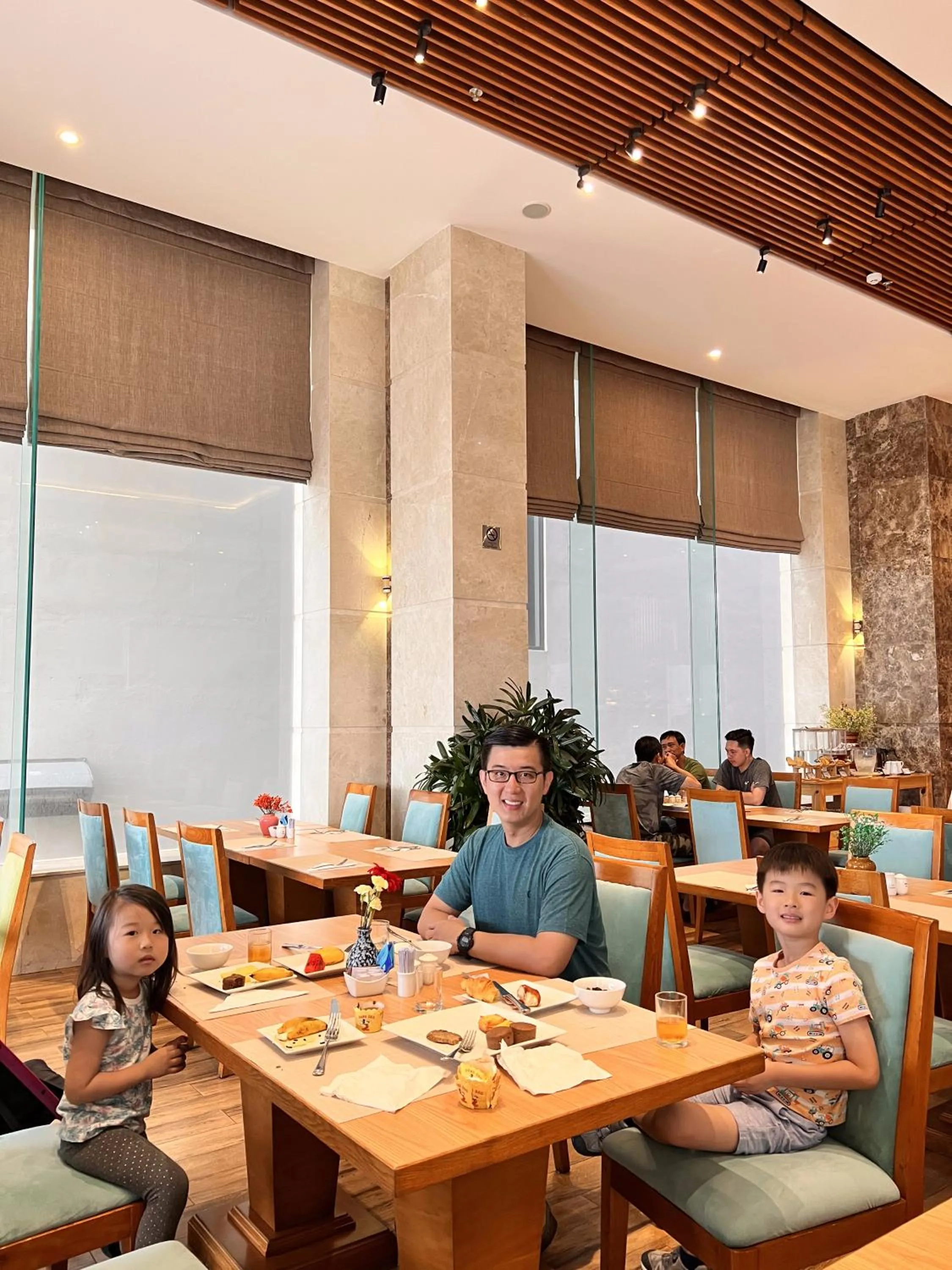Restaurant/places to eat in Diamond Sea Hotel